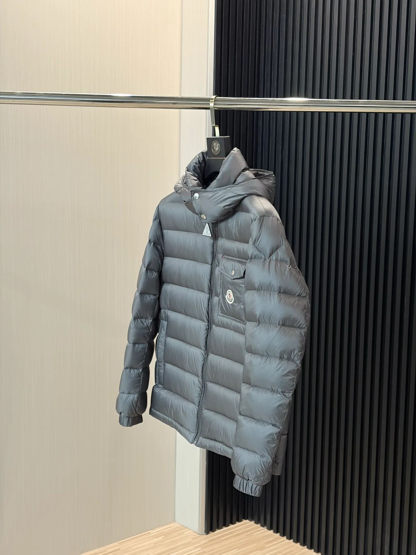Куртки И Пуховики Женские Moncler 18391740