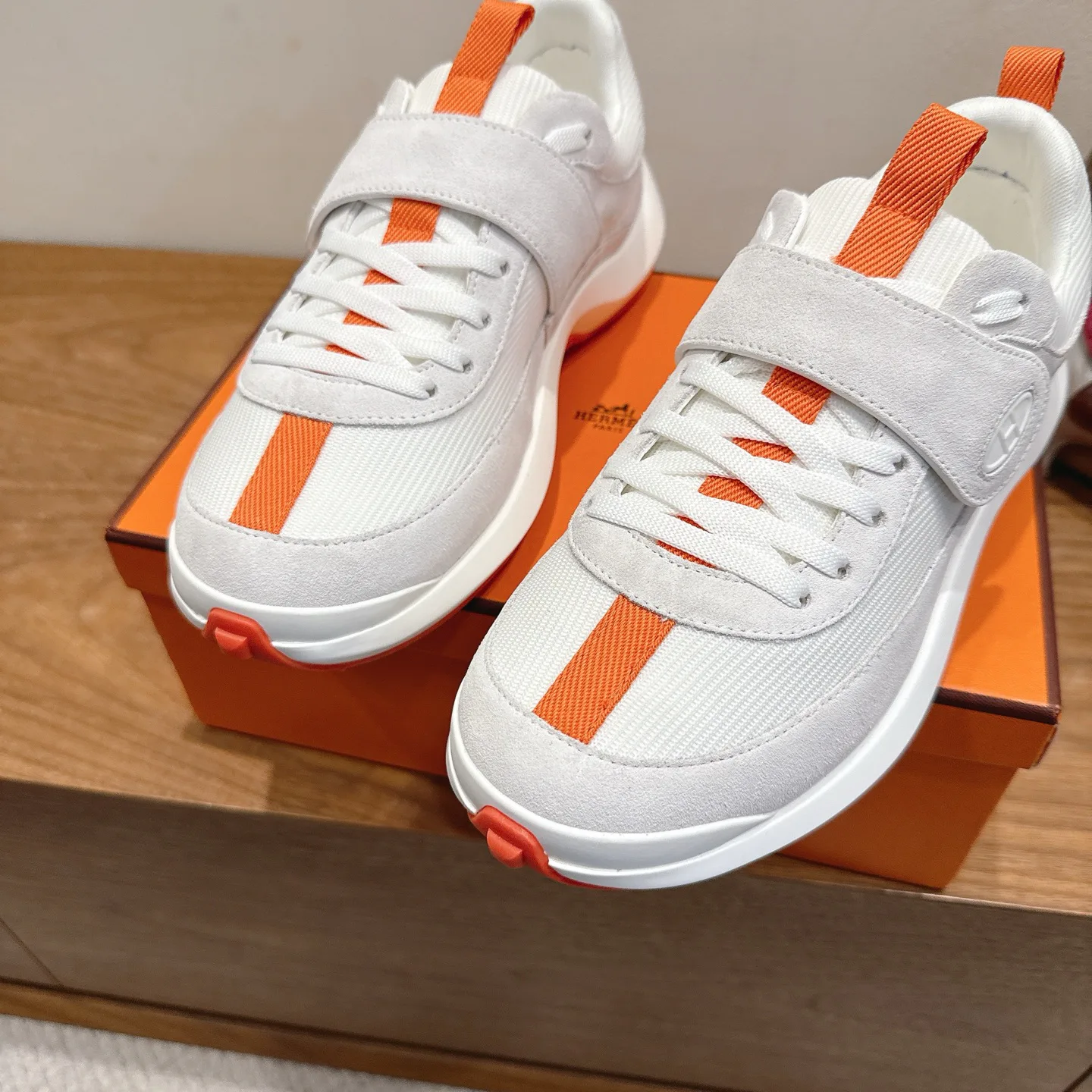Кроссовки Женские Hermes 10189085