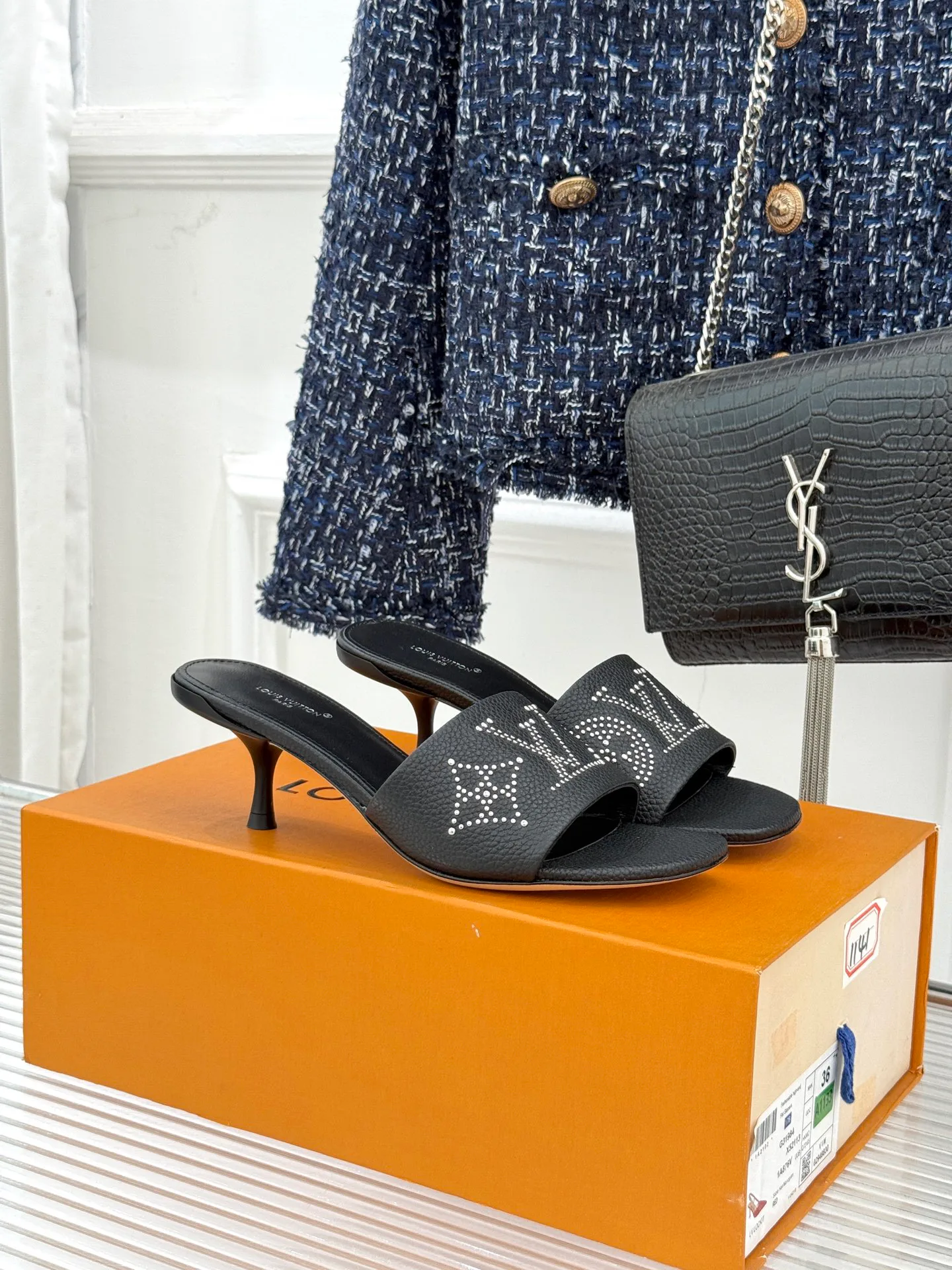 Шлепанцы Женские Louis Vuitton 2962773
