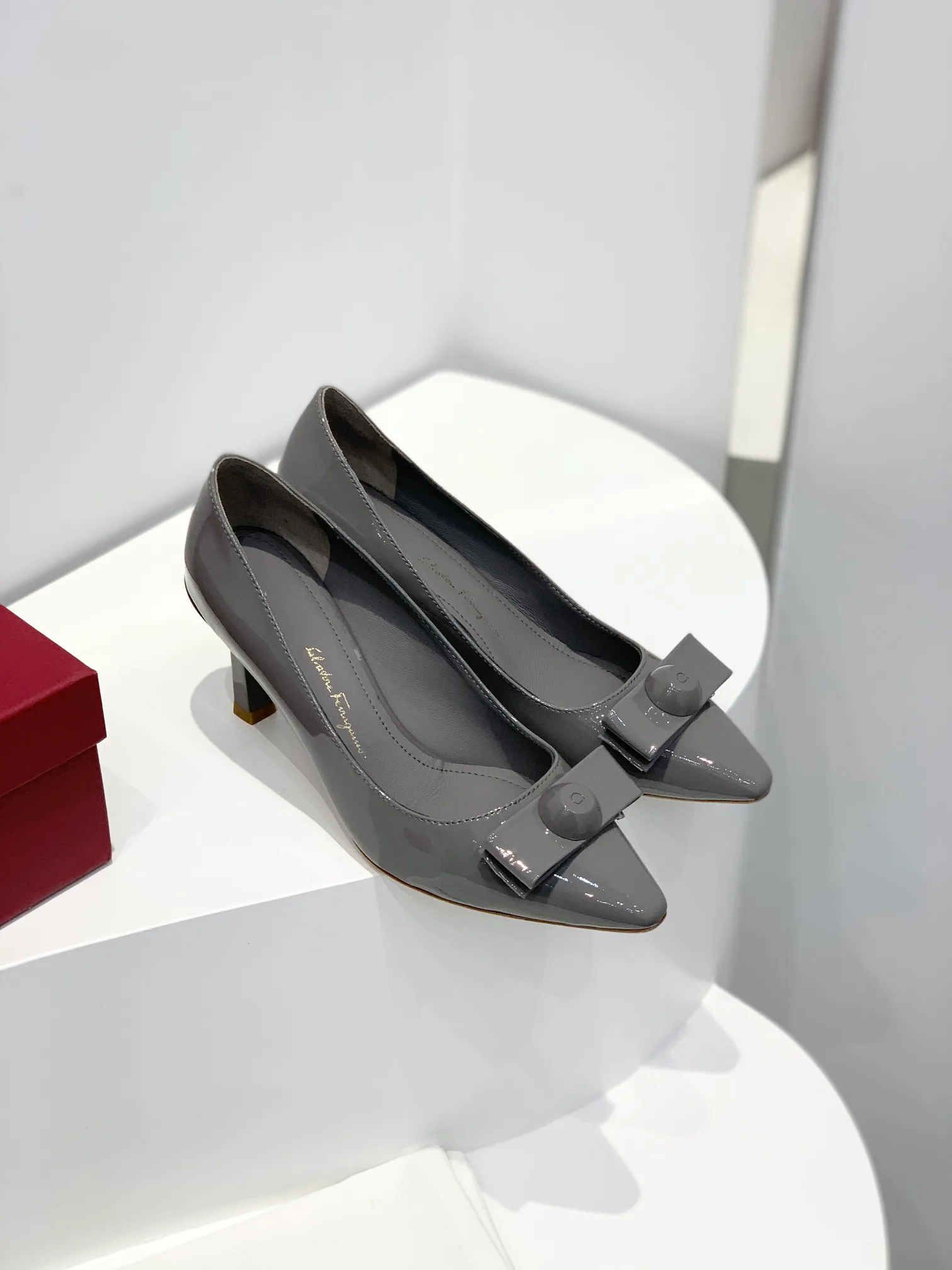 Туфли Женские Salvatore Ferragamo 31072