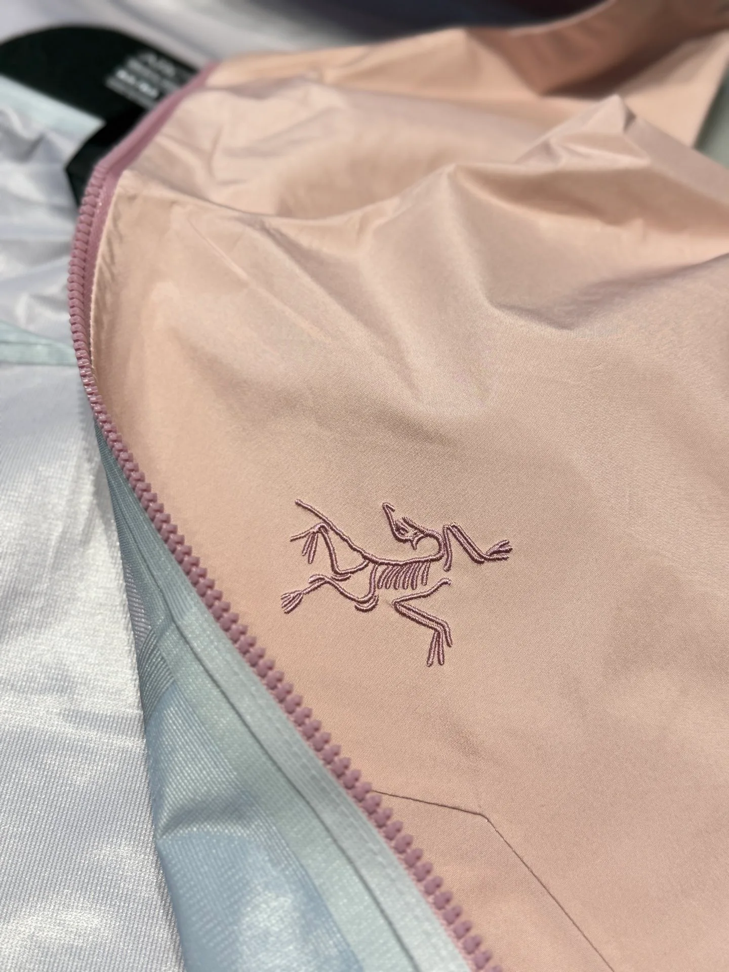Куртки И Пуховики Женские Arcteryx 18694571