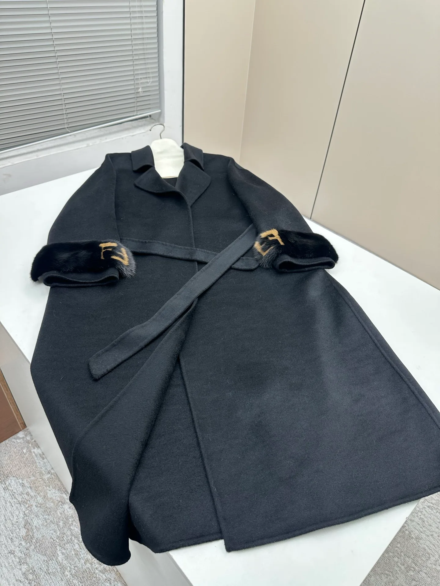 Пальто Женские Fendi 18338624