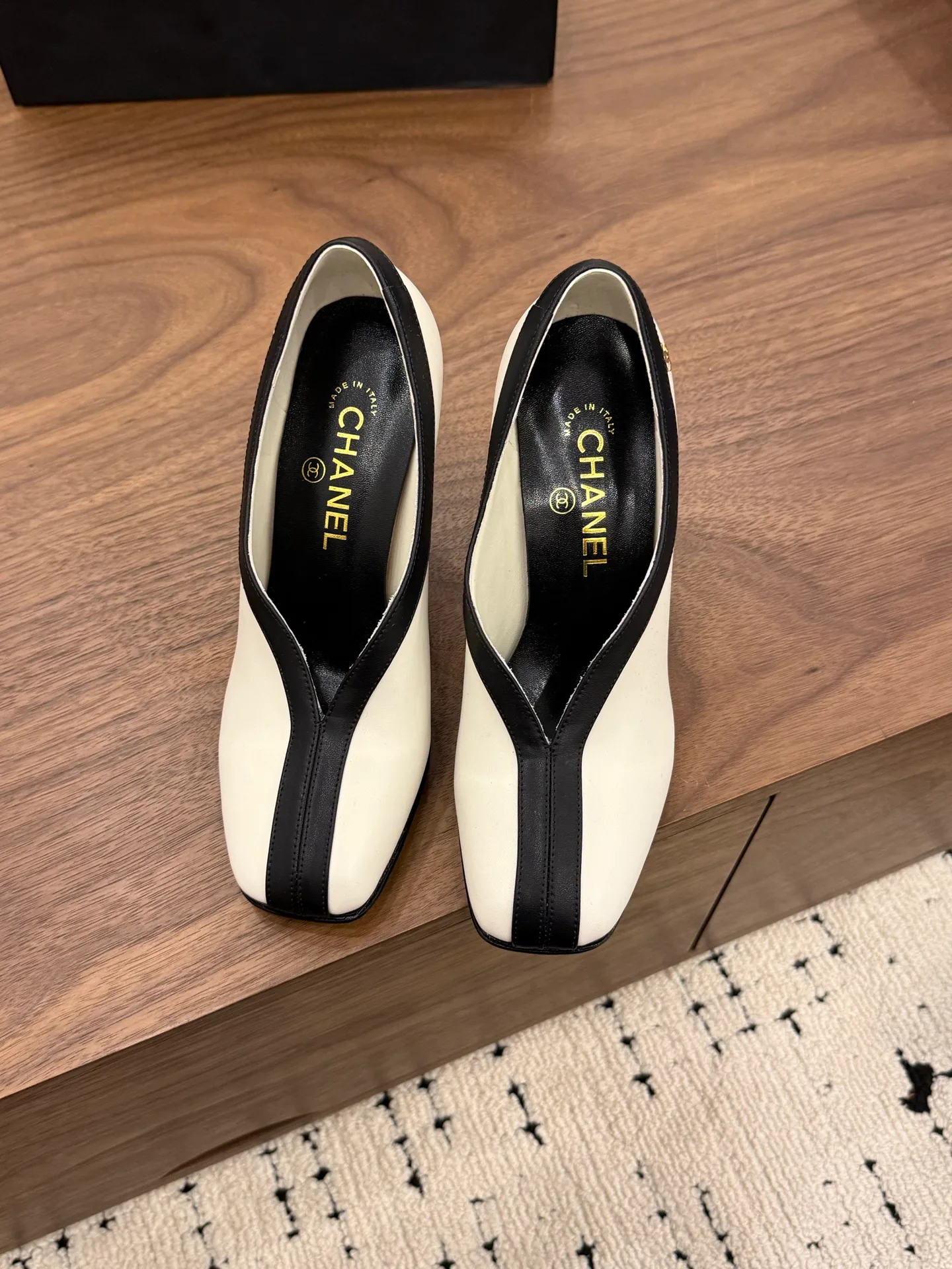 Туфли Женские Chanel 18275684