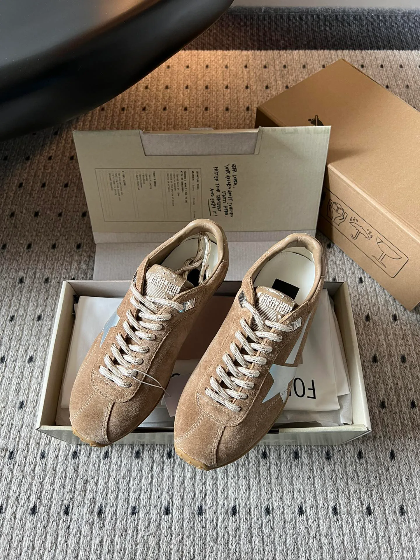 Кроссовки Женские Golden Goose 19394697