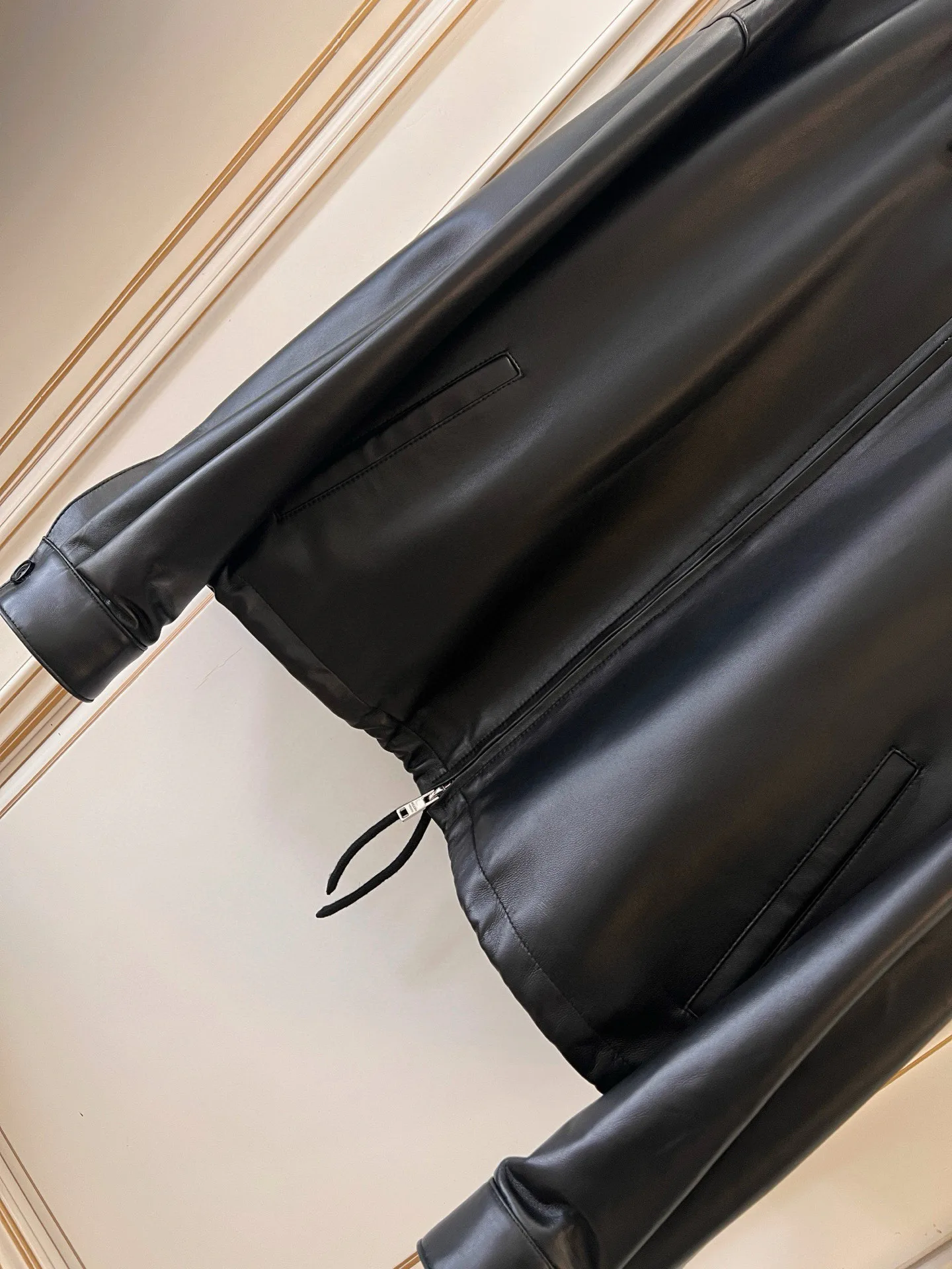 Кожаные Куртки И Дублёнки Женские Prada 11686143