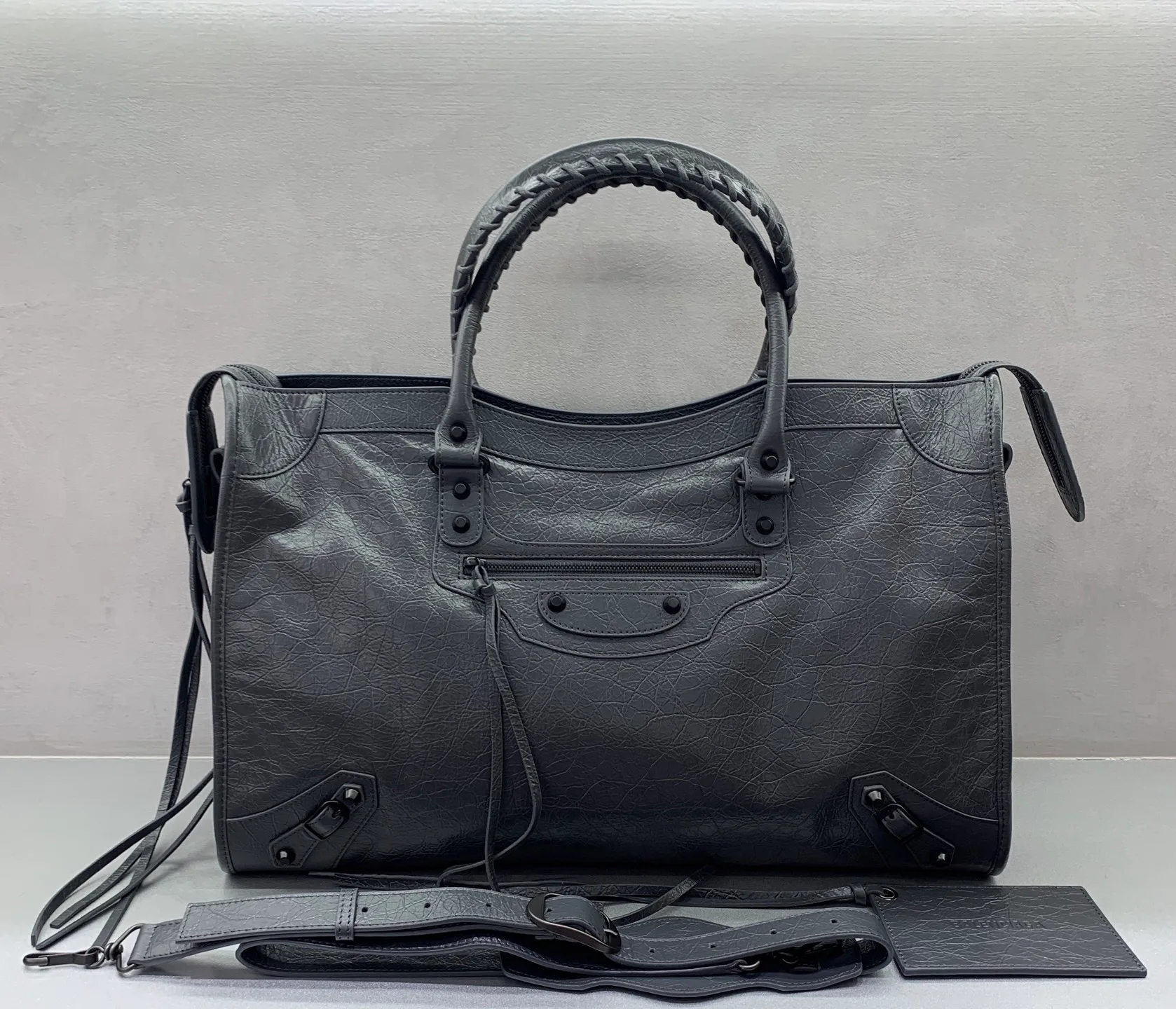 Классические Сумки Женские Balenciaga 18136370