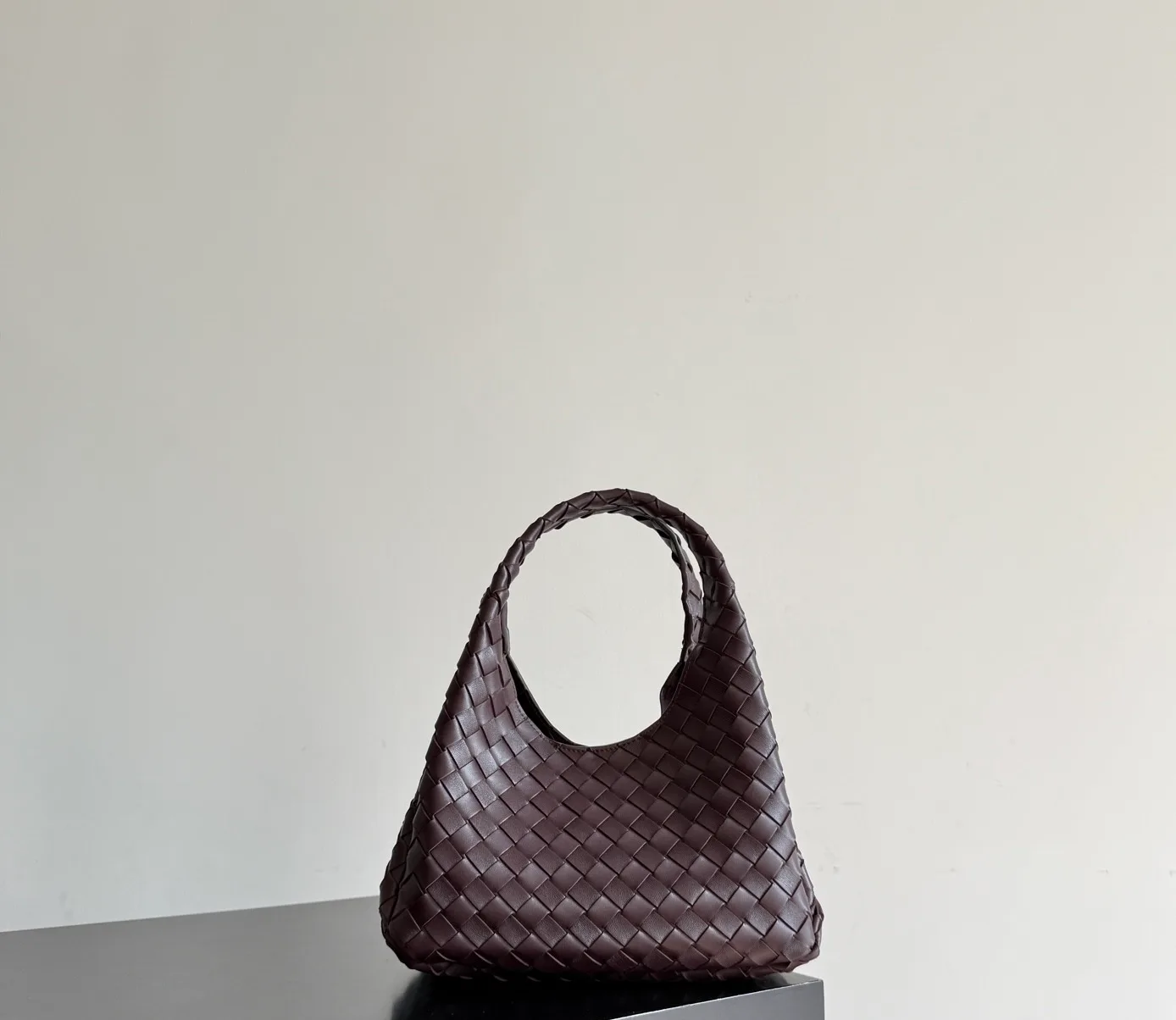 Сумки На Ремне Женские Bottega Veneta 11256319