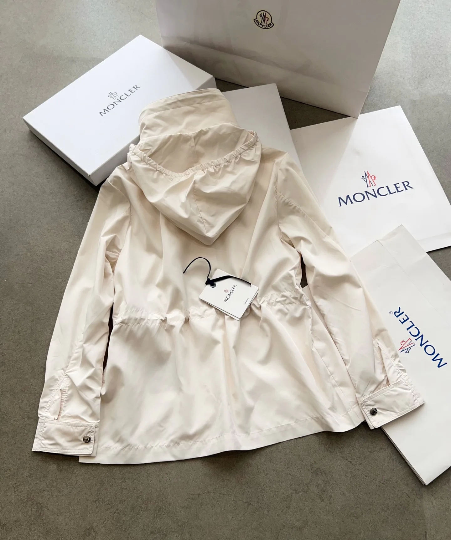 Куртки И Пуховики Женские Moncler 19231384