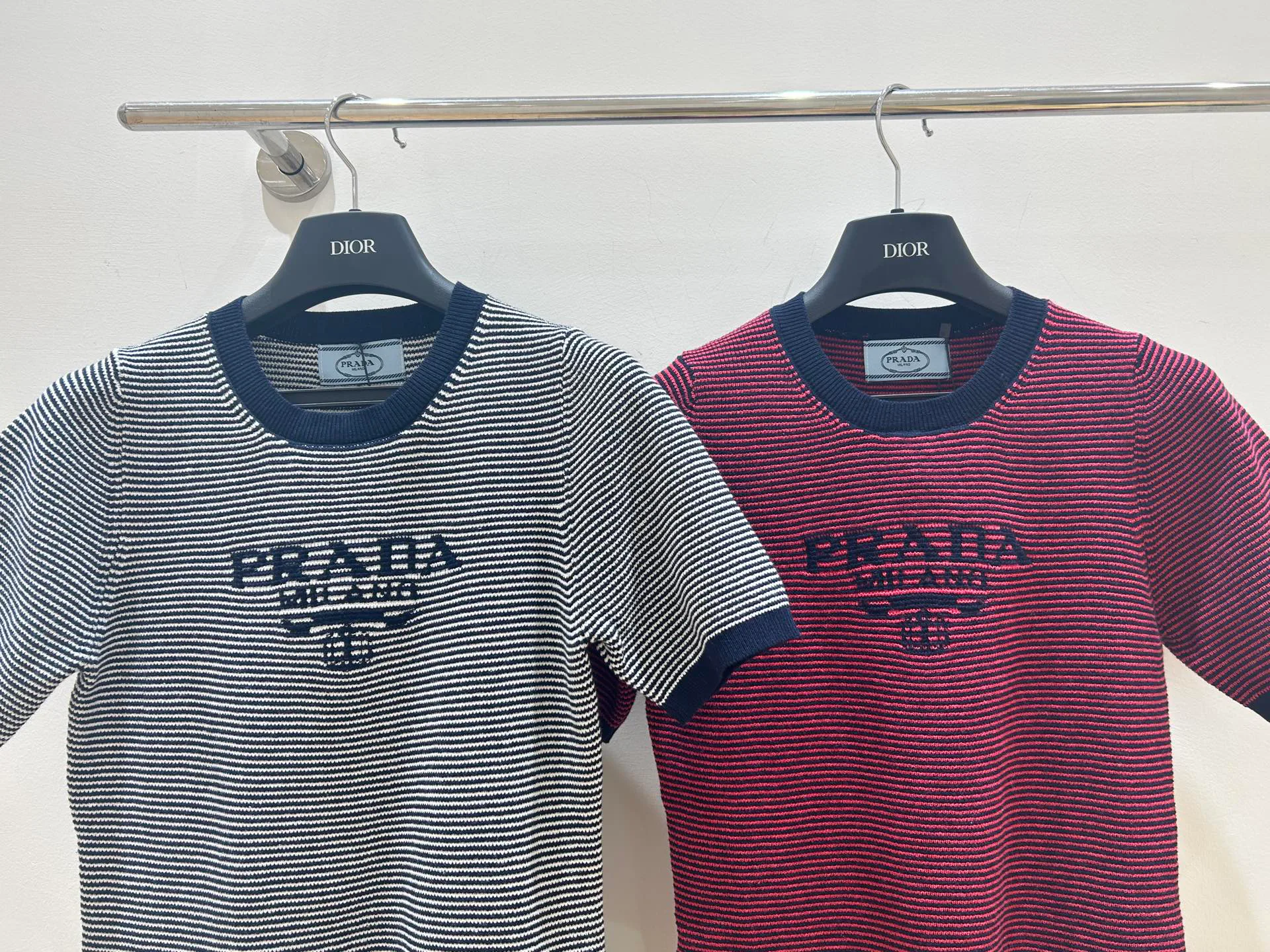 Футболки Женские Prada 17660685