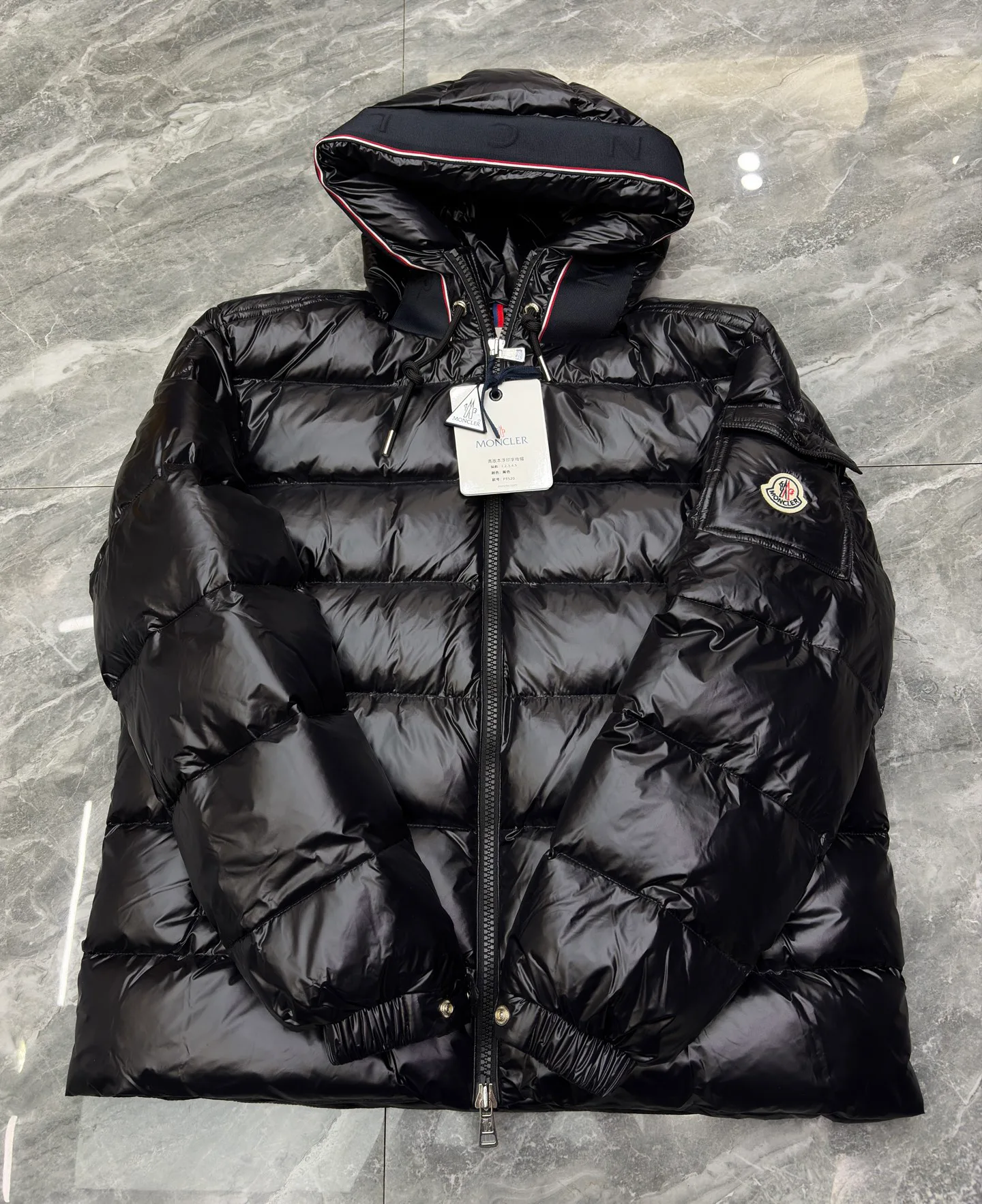 Куртки И Пуховики Мужские Moncler 17568680