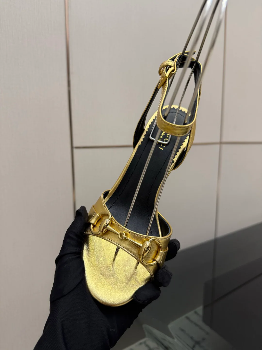 Босоножки Женские Gucci 18049074