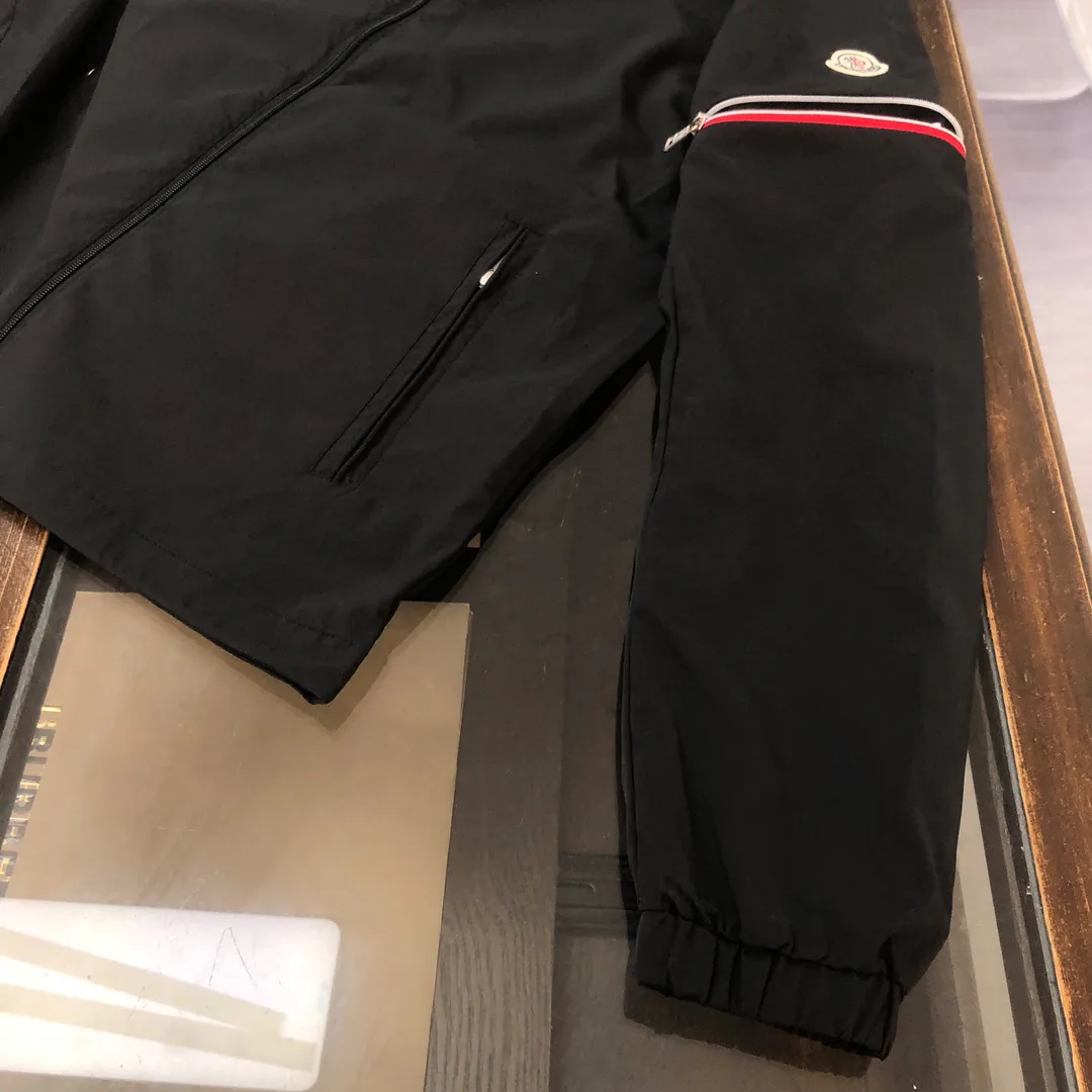 Куртки И Пуховики Женские Moncler 9642356