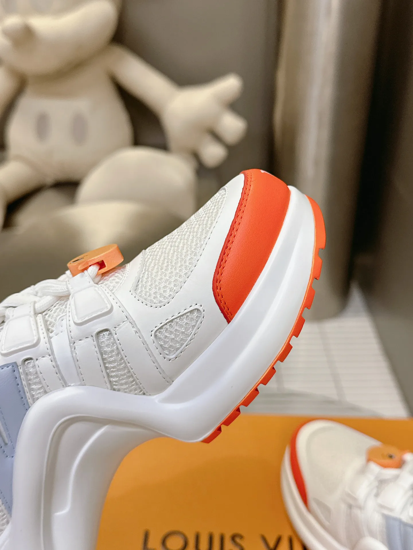 Кроссовки Женские Louis Vuitton 10273359