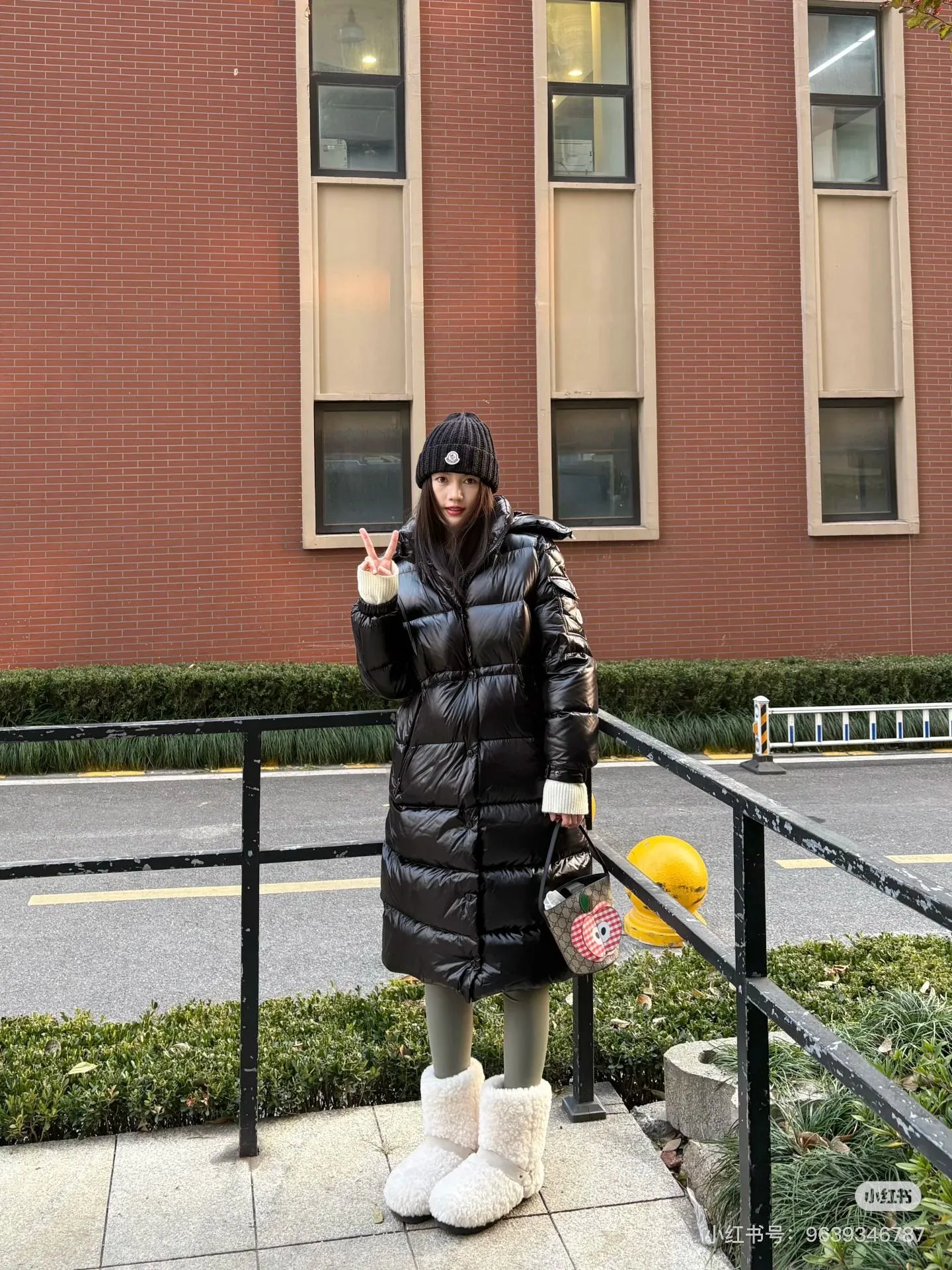 Куртки И Пуховики Женские Moncler 3834669