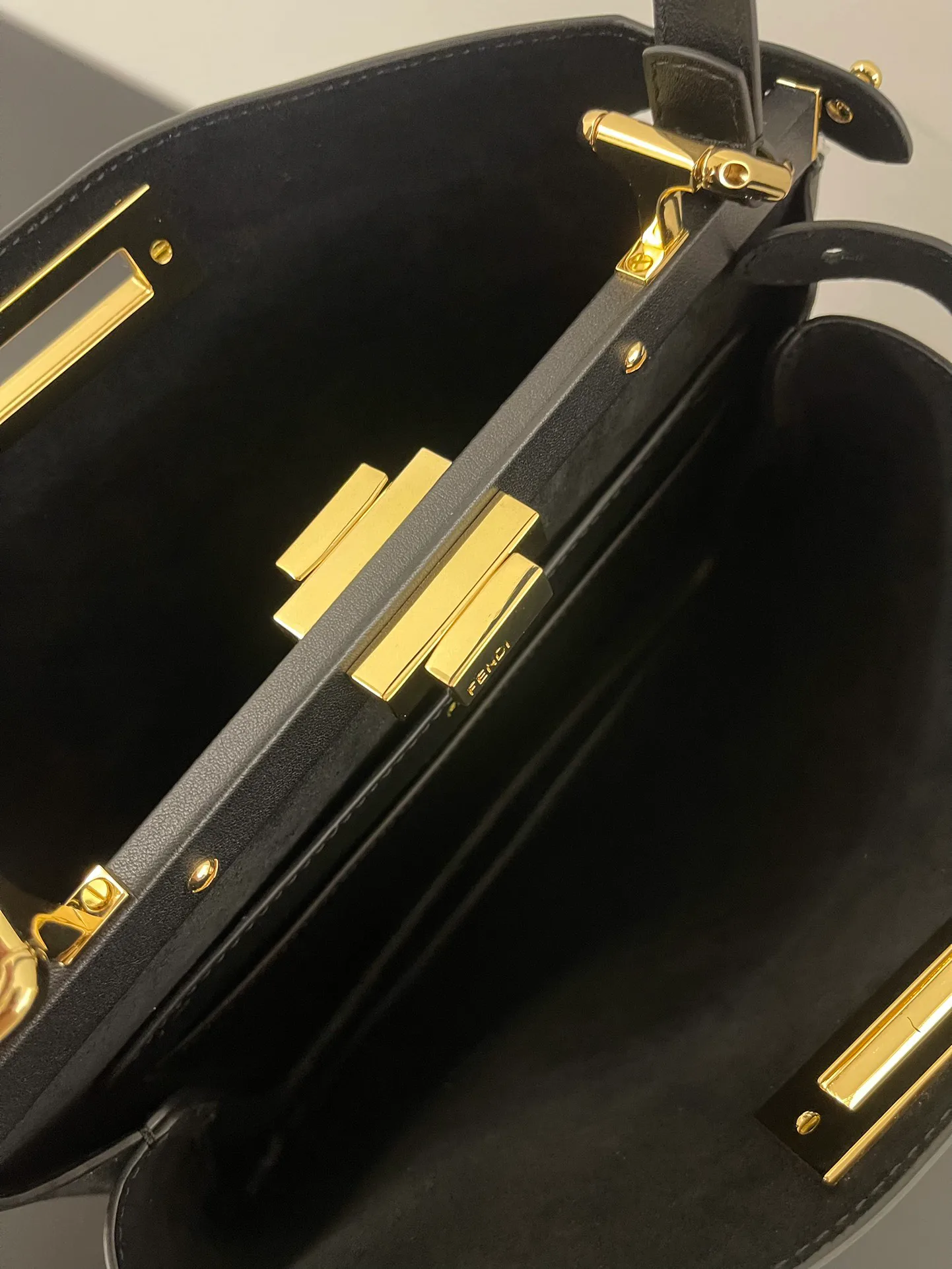 Классические Сумки Женские Fendi 13546283