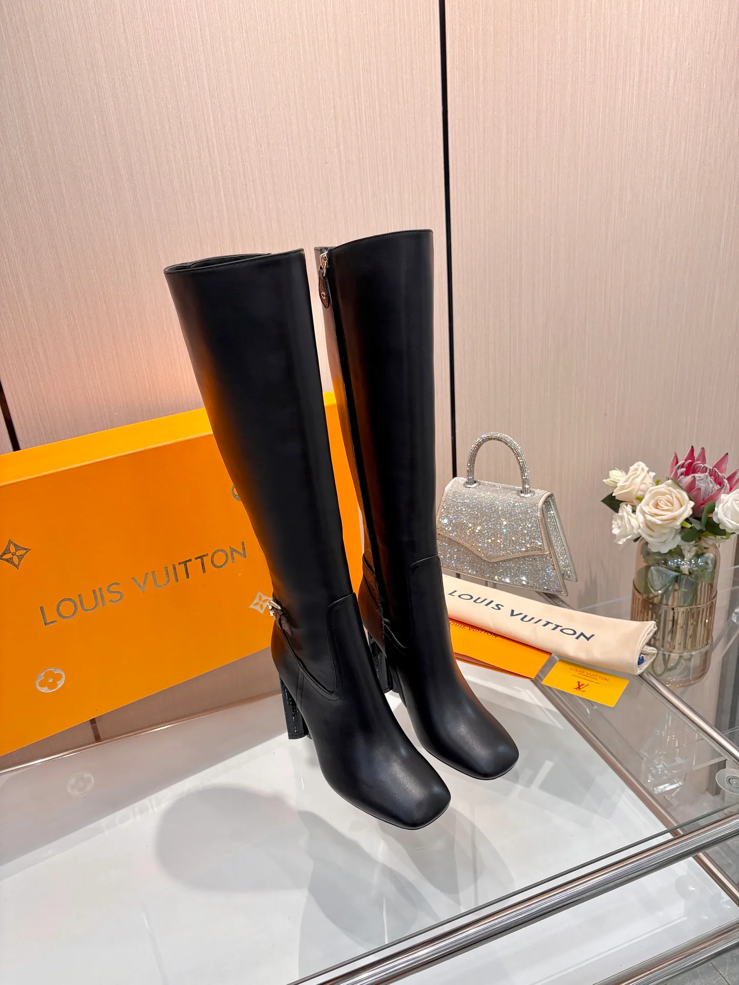 Сапоги Женские Louis Vuitton 19043392