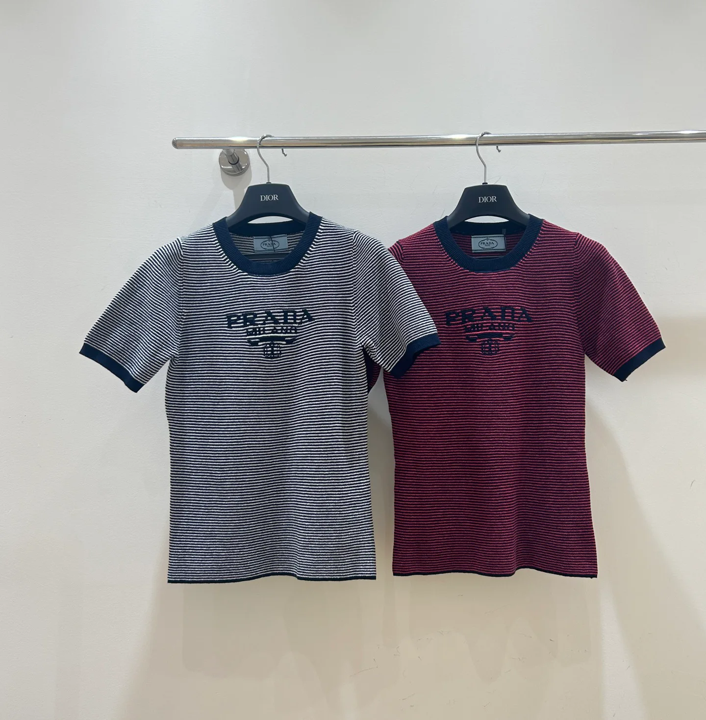 Футболки Женские Prada 17660685