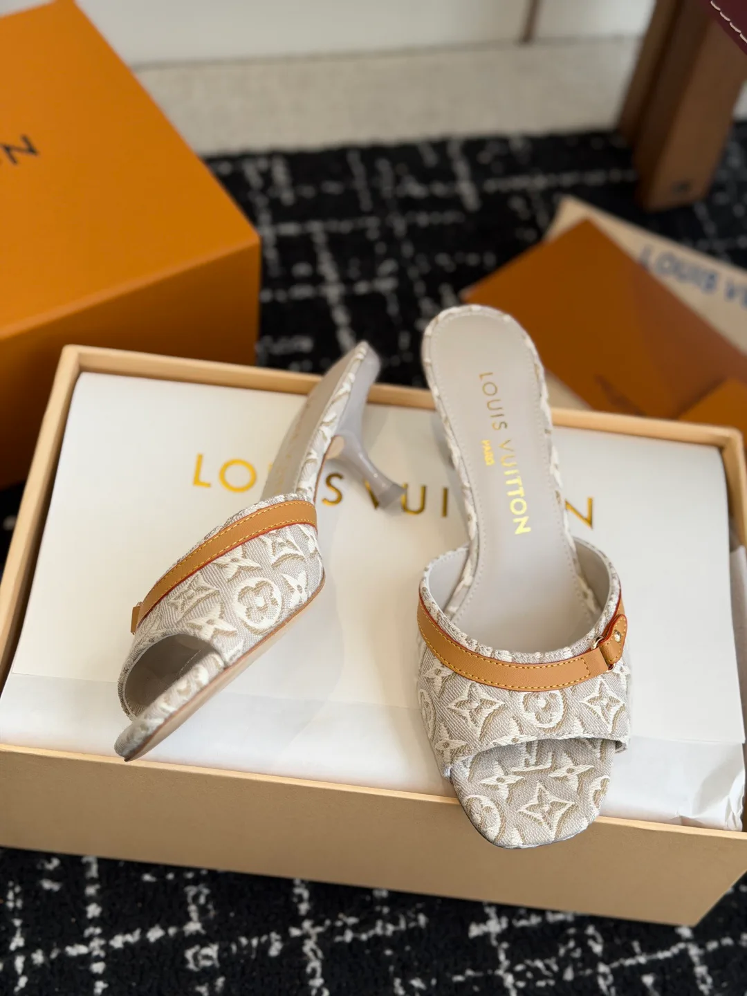 Мюли И Сабо Женские Louis Vuitton 17615644