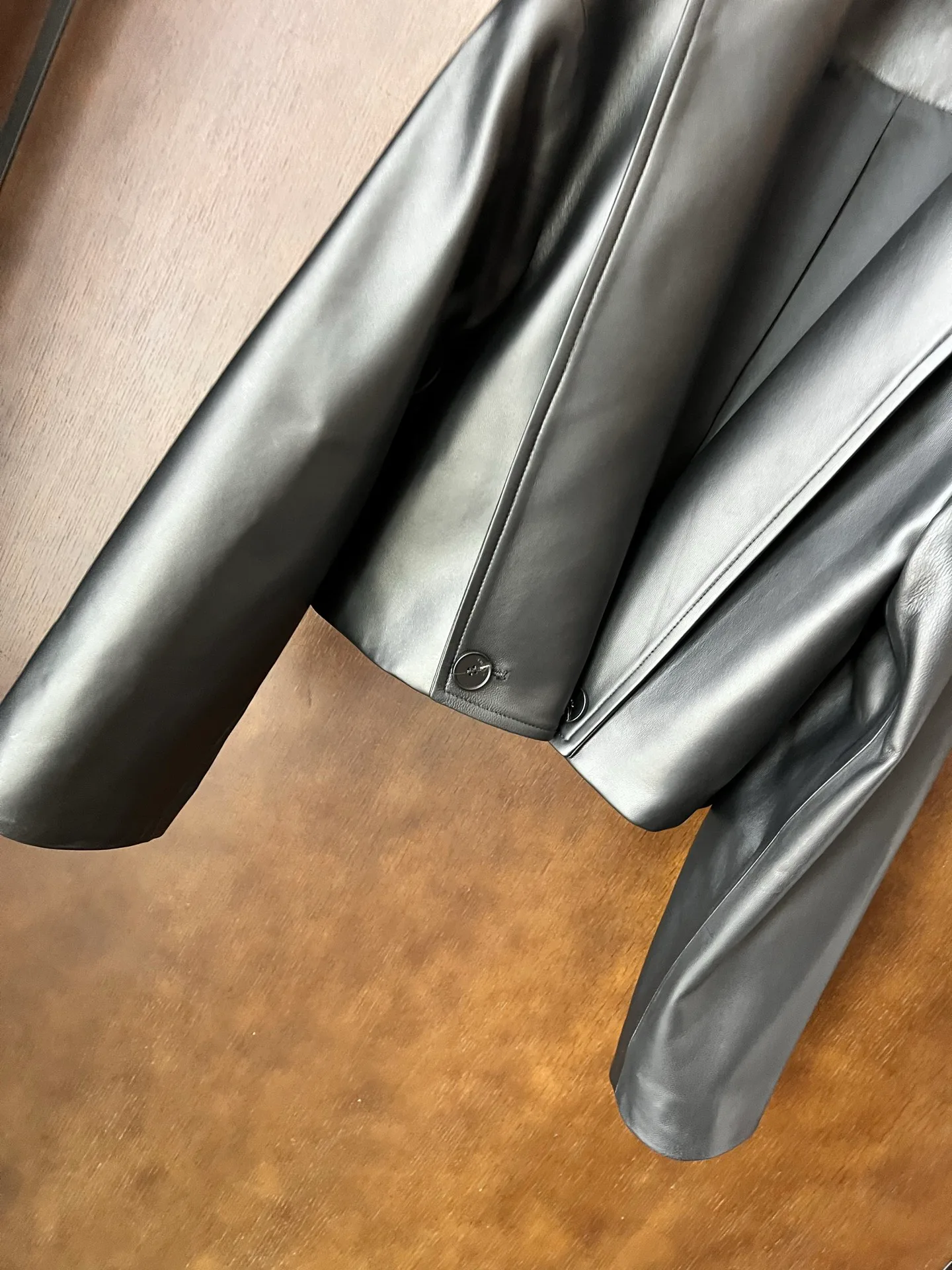 Кожаные Куртки И Дублёнки Женские Loewe 9101688