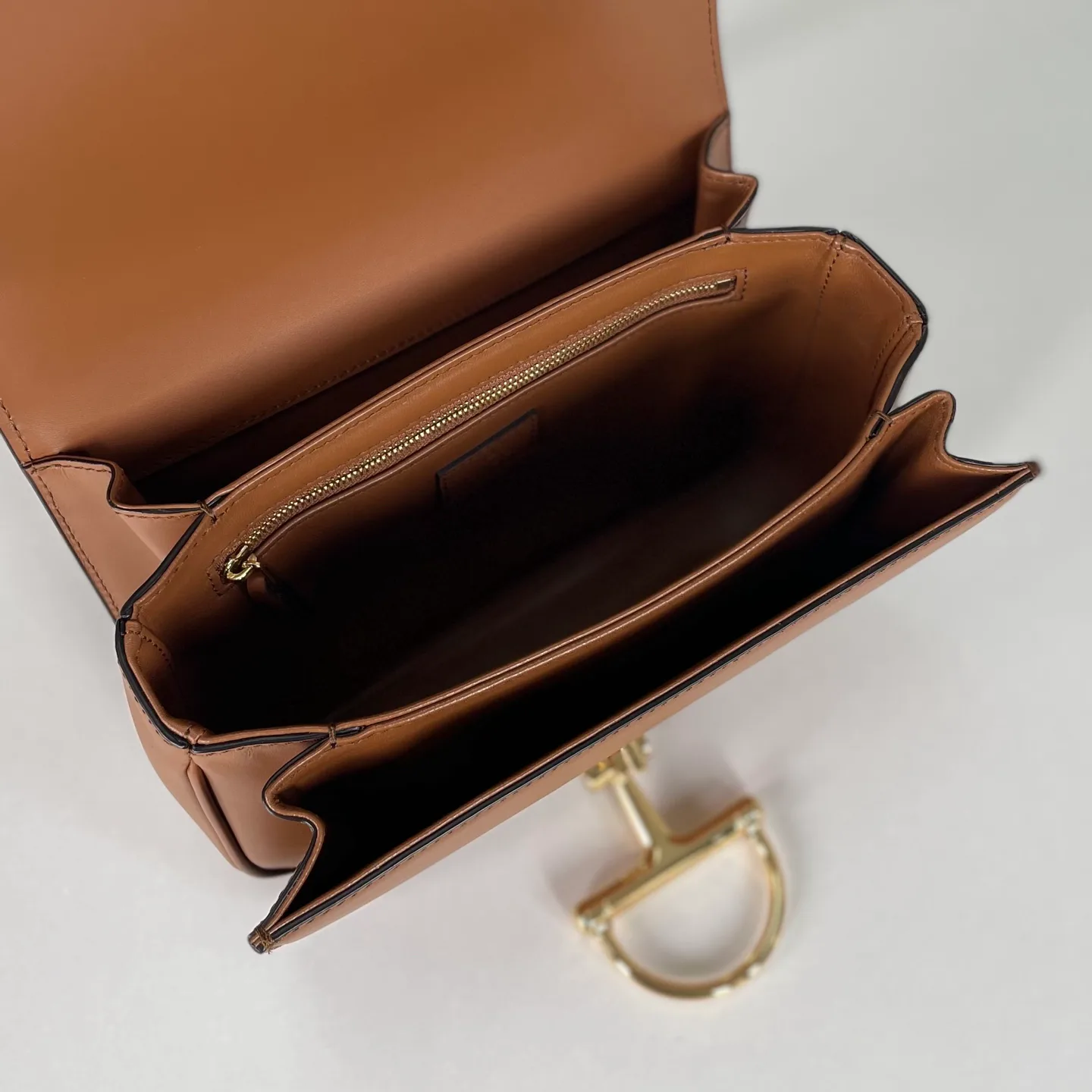 Классические Сумки Женские Gucci 12795287