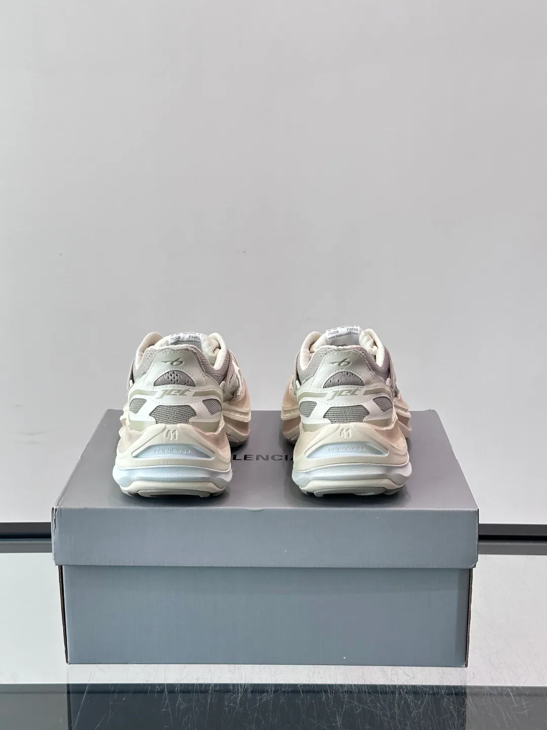 Кроссовки Женские Balenciaga 17604123