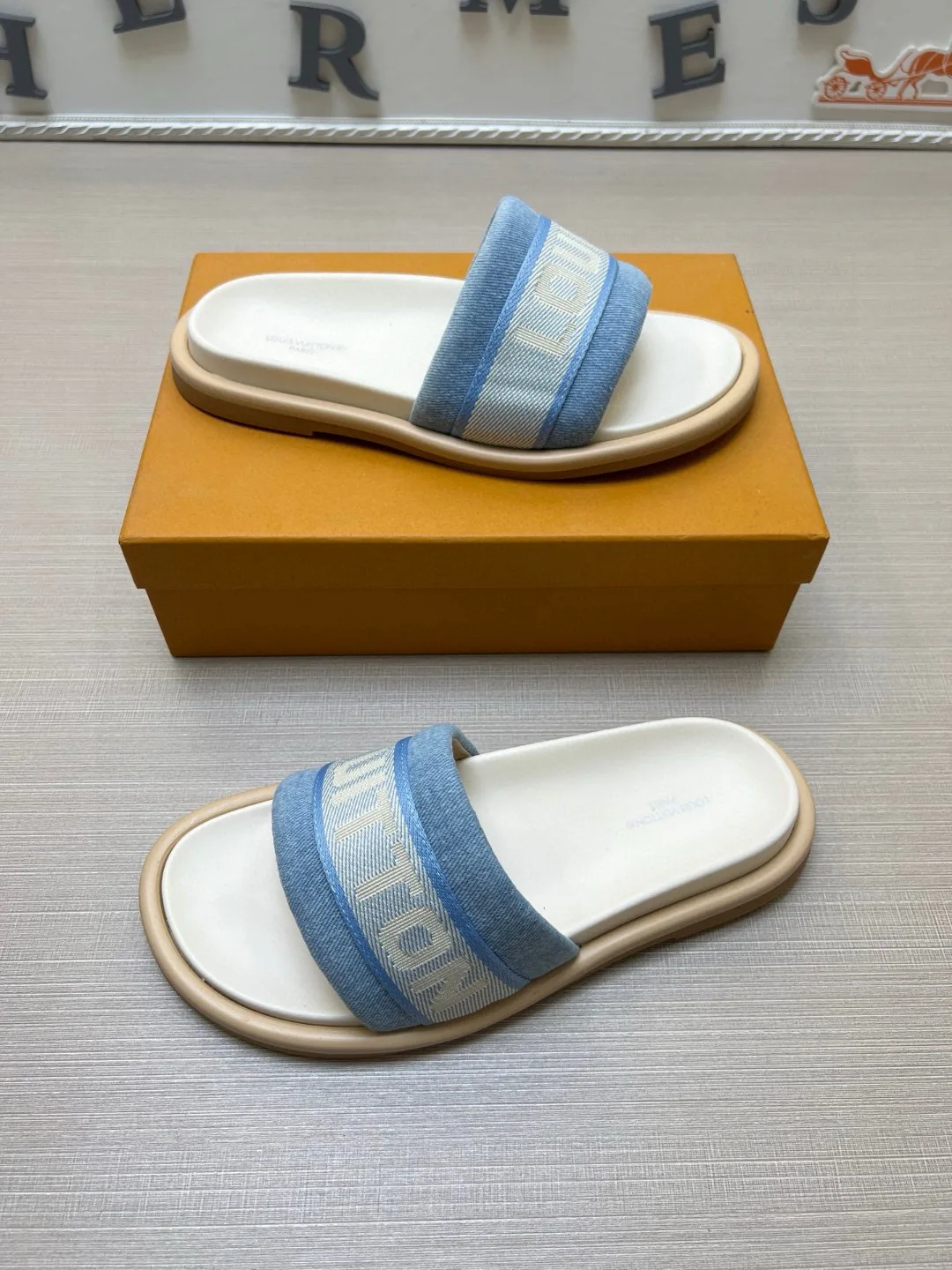 Шлепанцы Женские Louis Vuitton 9801532