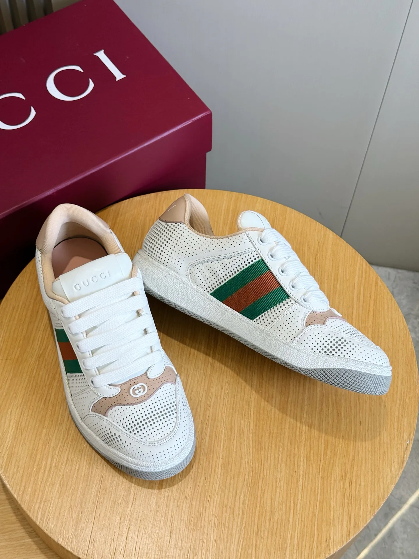 Кроссовки Женские Gucci 19678360