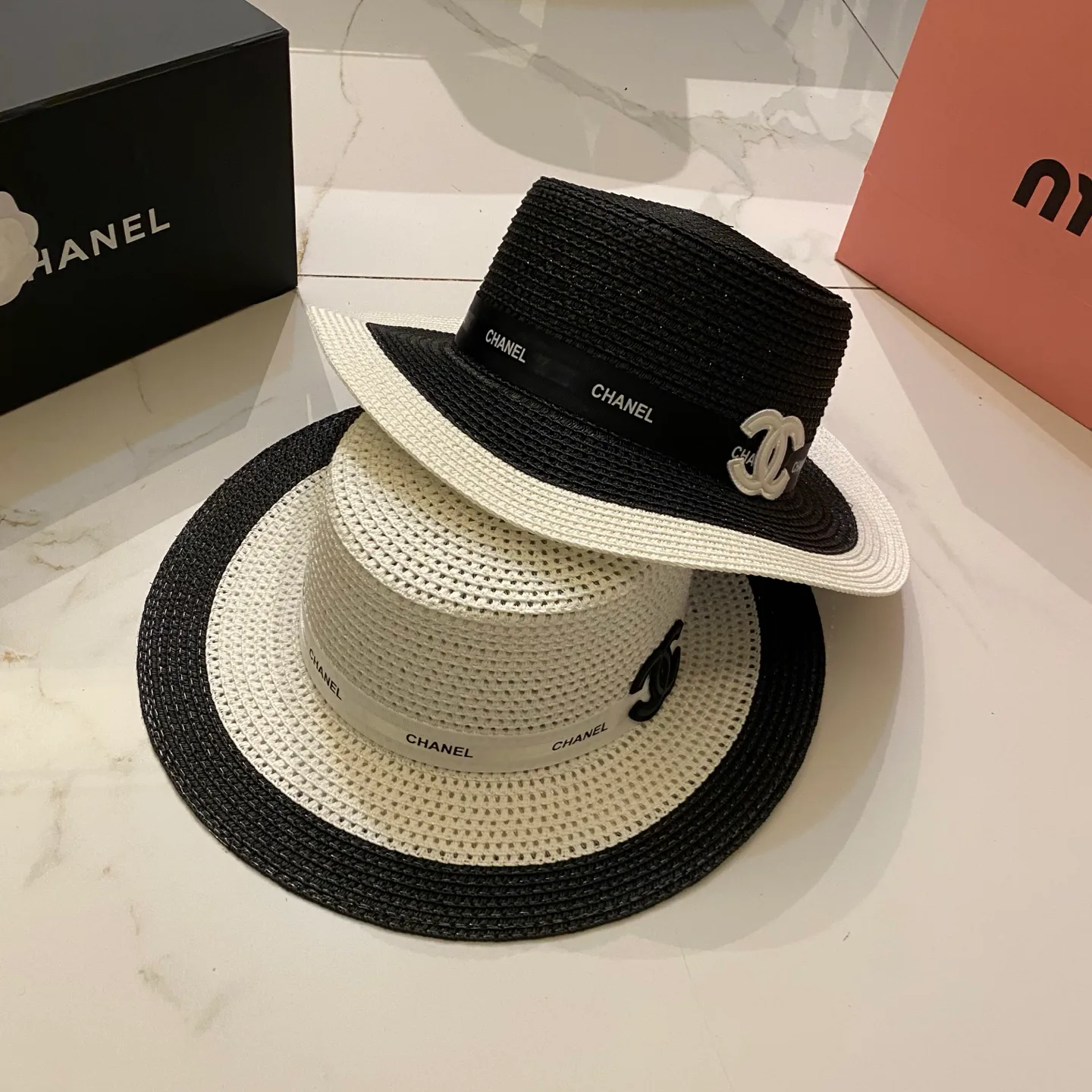 Головные Уборы Chanel 17498281