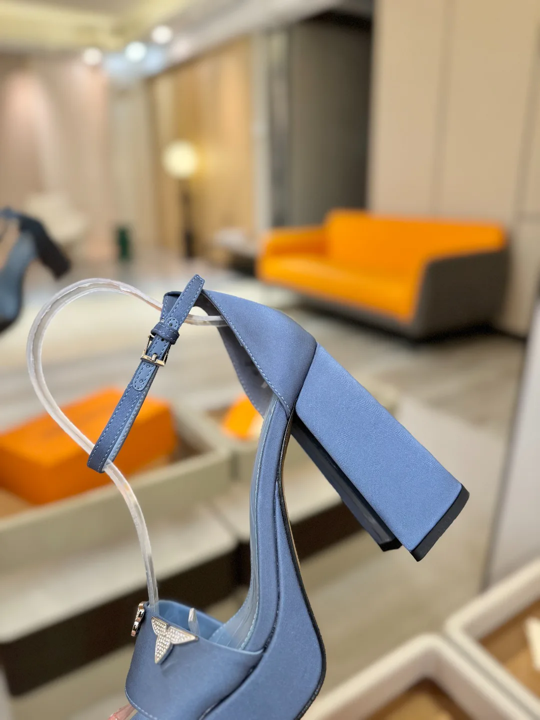 Босоножки Женские Louis Vuitton 10910183