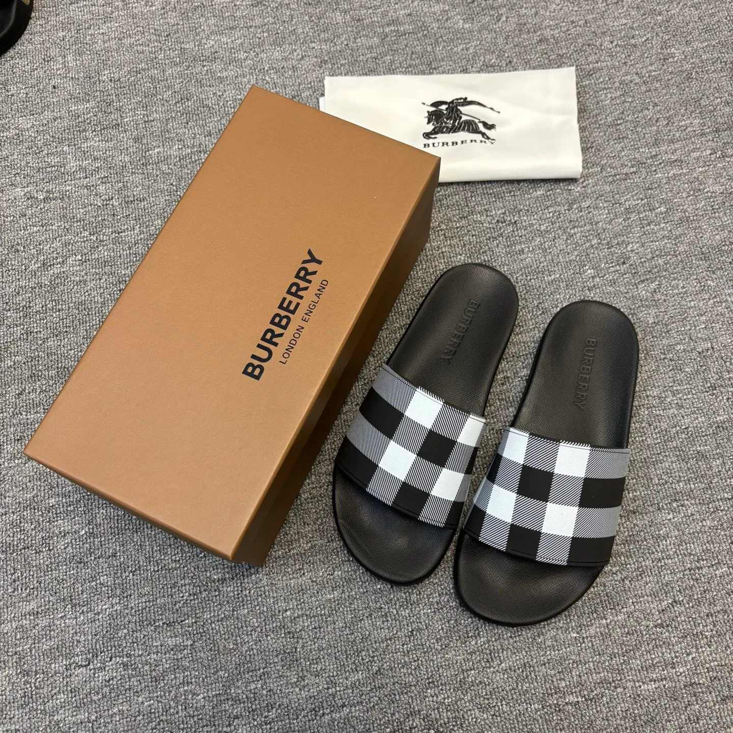 Шлепанцы Женские Burberry 587966