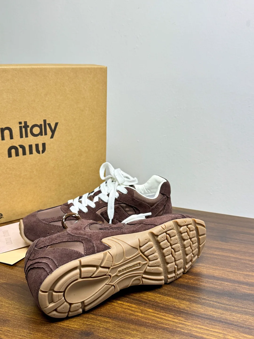 Кроссовки Женские Miu Miu 18961437