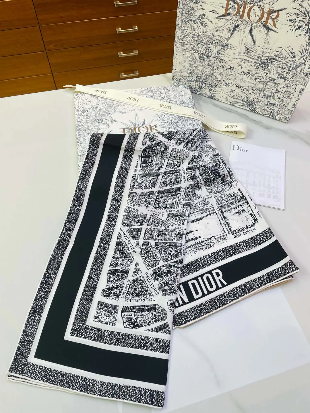 Платки Christian Dior 9886890