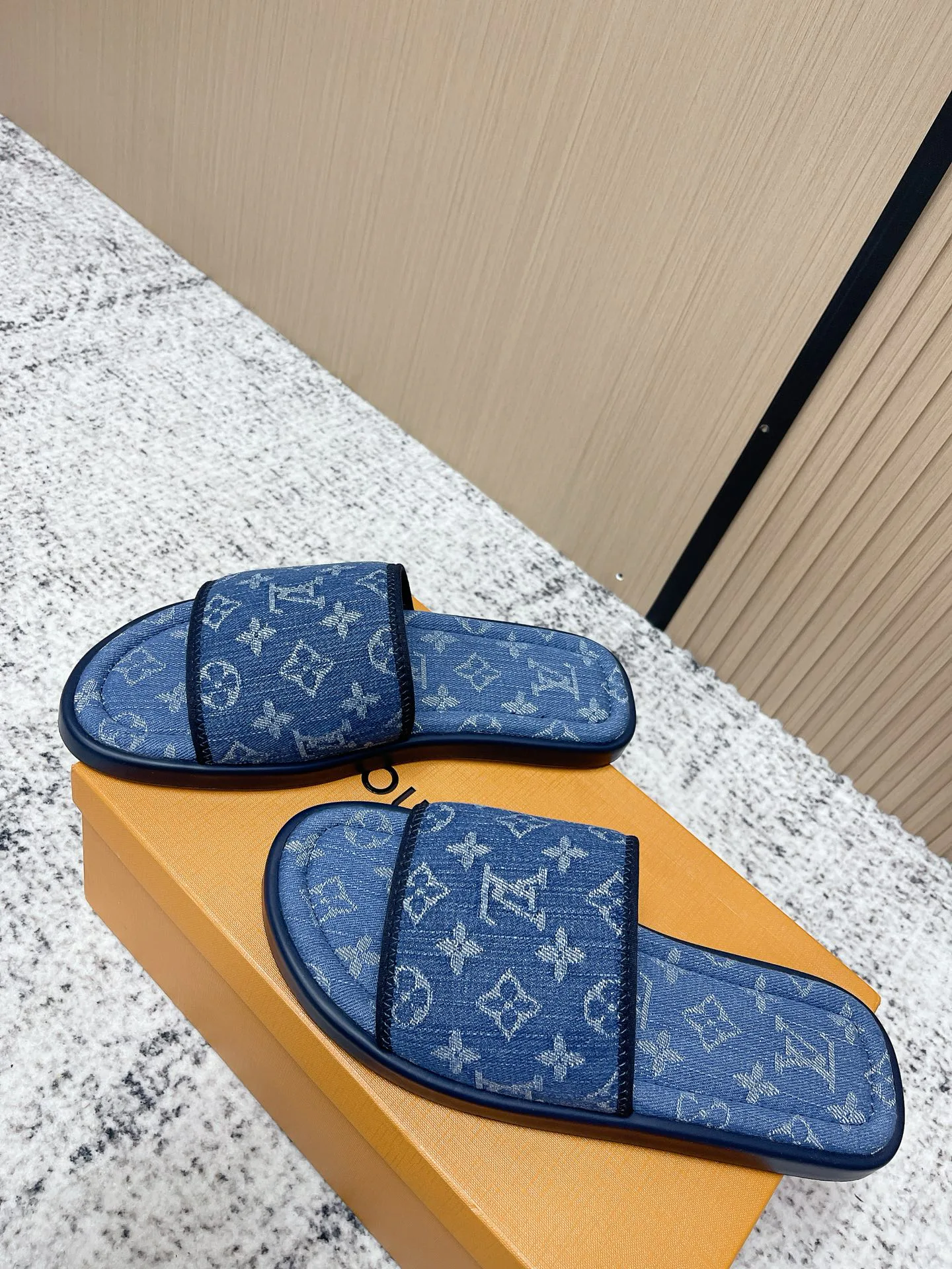 Сандалии Мужские Louis Vuitton 11776580