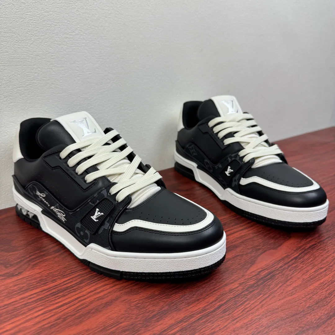 Кроссовки Мужские Louis Vuitton 11917355