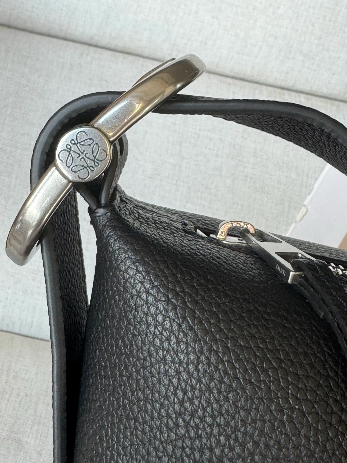 Классические Сумки Женские Loewe 18177576