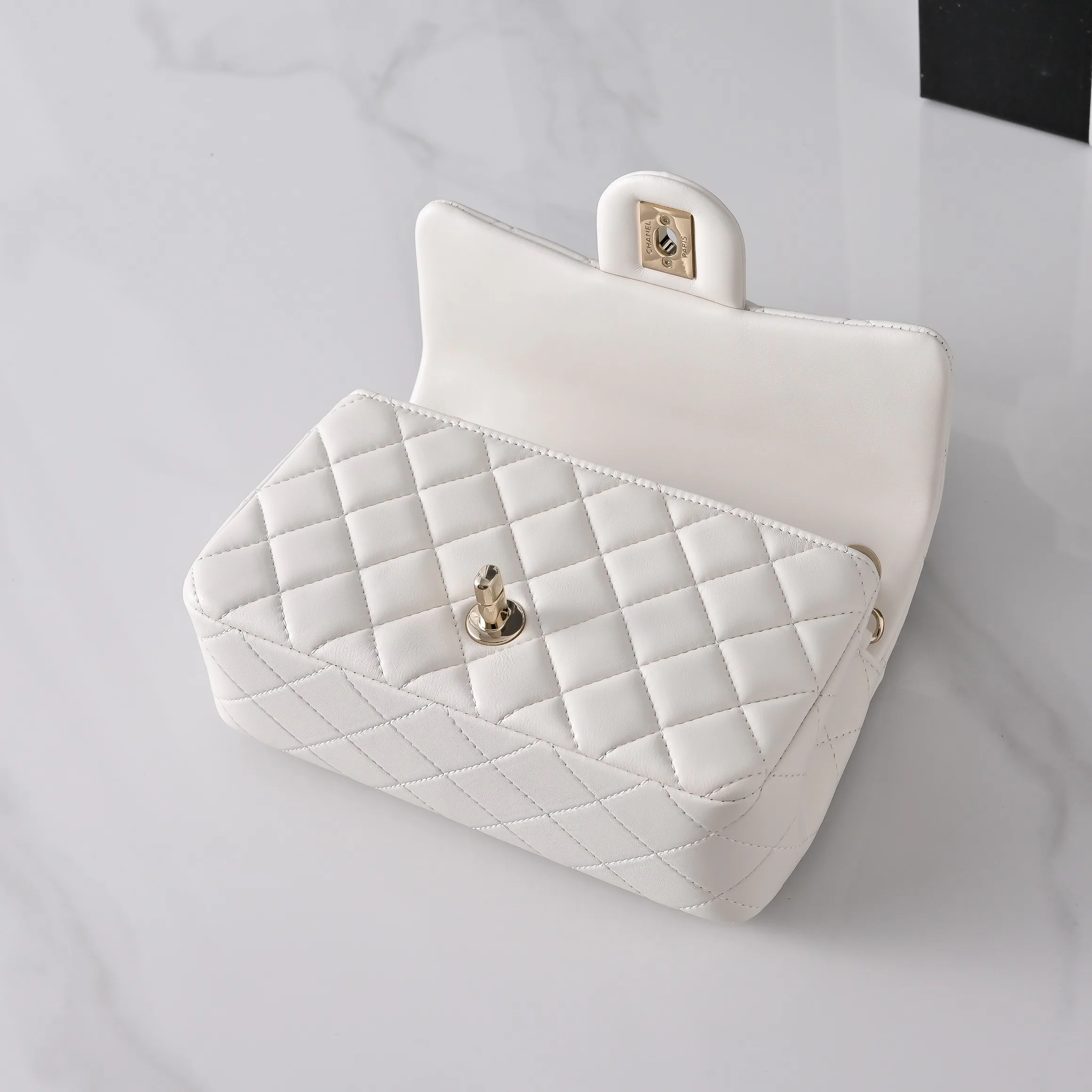 Классические Сумки Женские Chanel 18148078