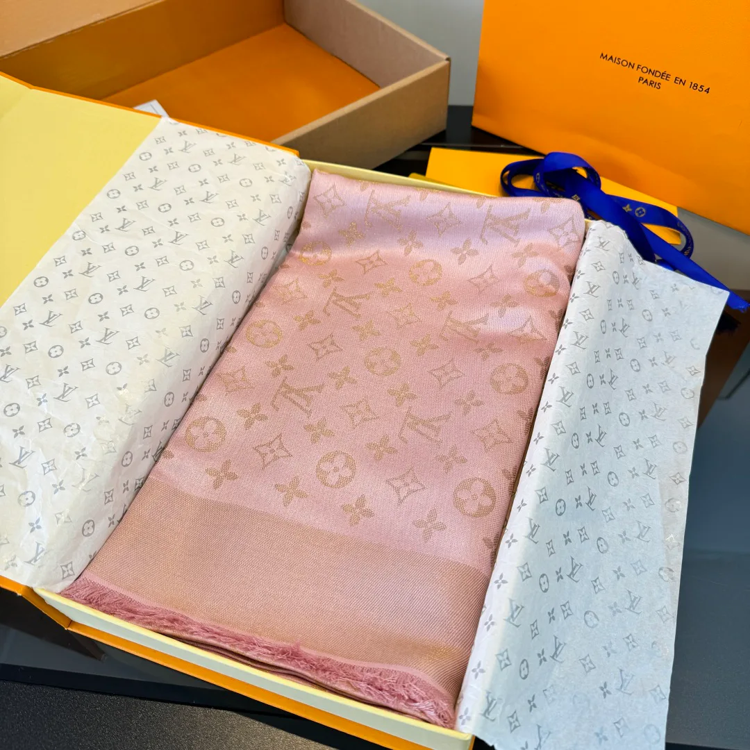 Шарфы Louis Vuitton 18104871