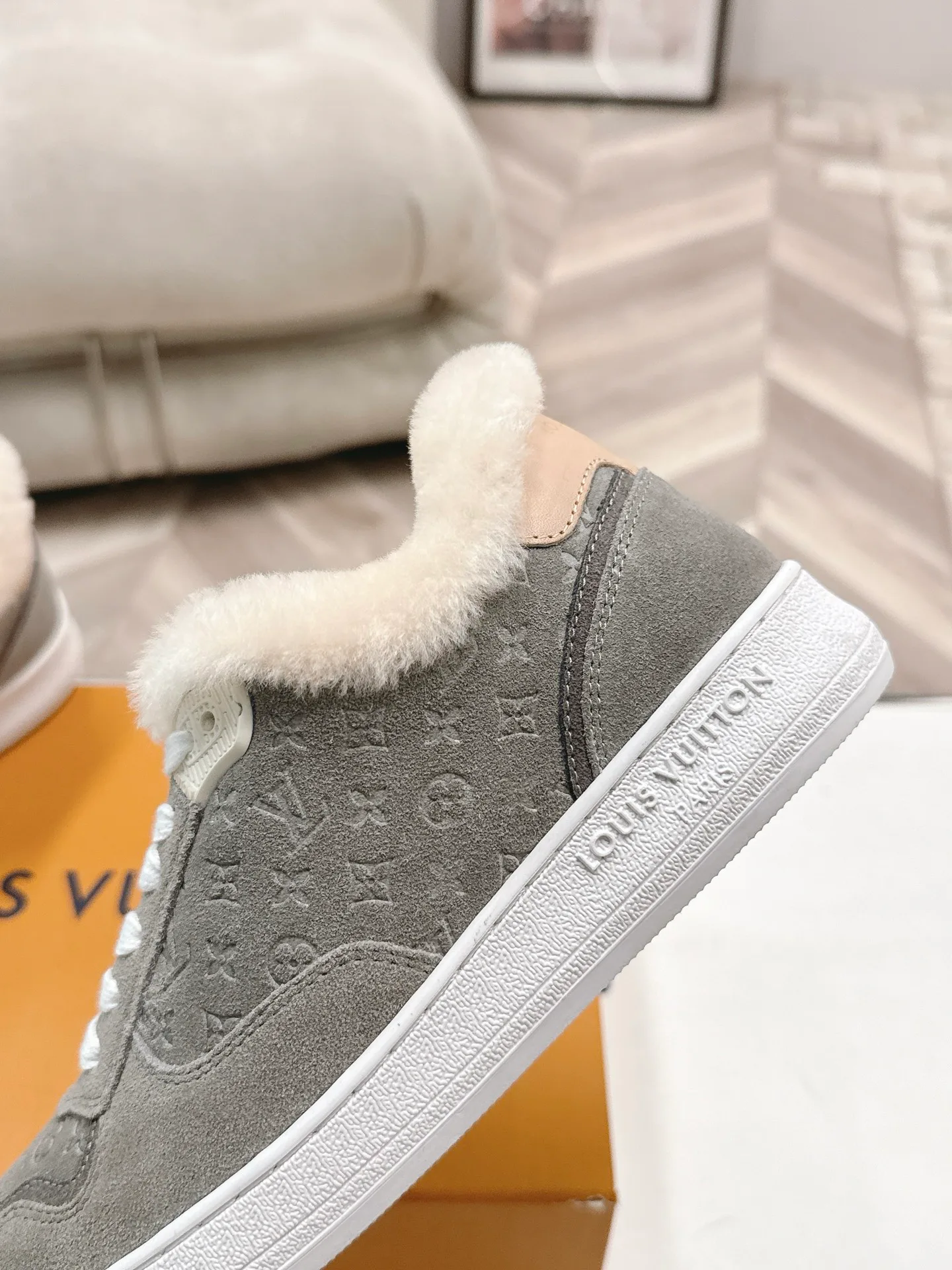 Кроссовки Женские Louis Vuitton 913047