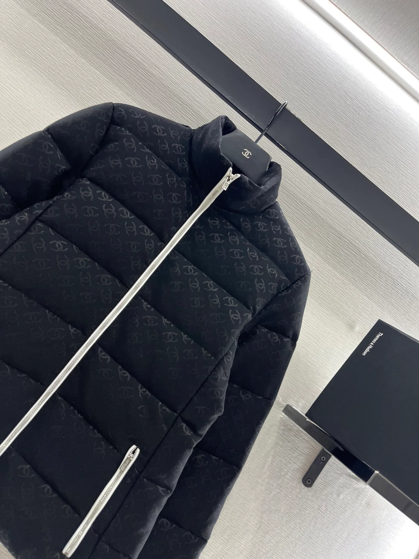 Куртки И Пуховики Женские Chanel 300340