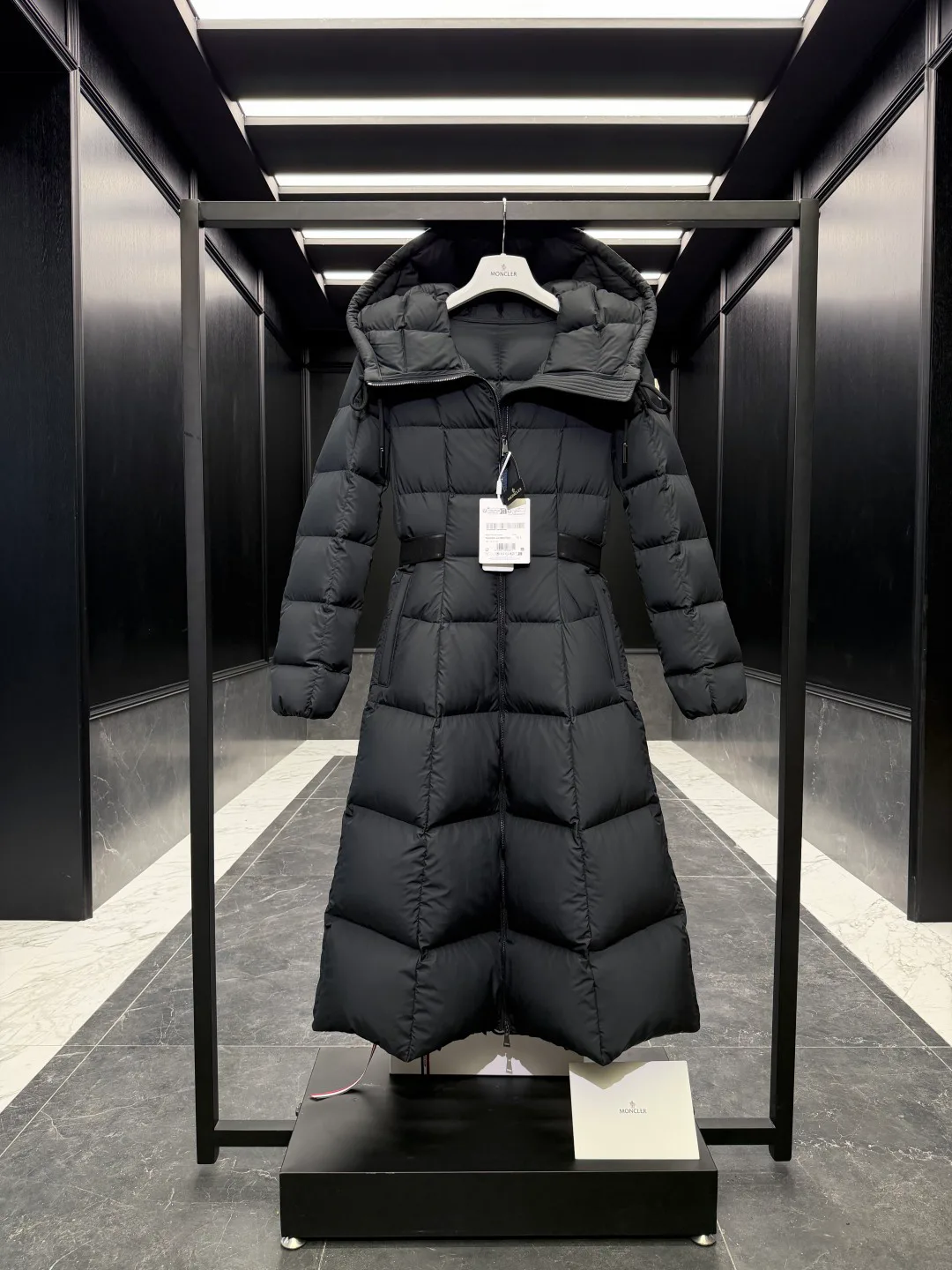 Куртки И Пуховики Женские Moncler 19080357