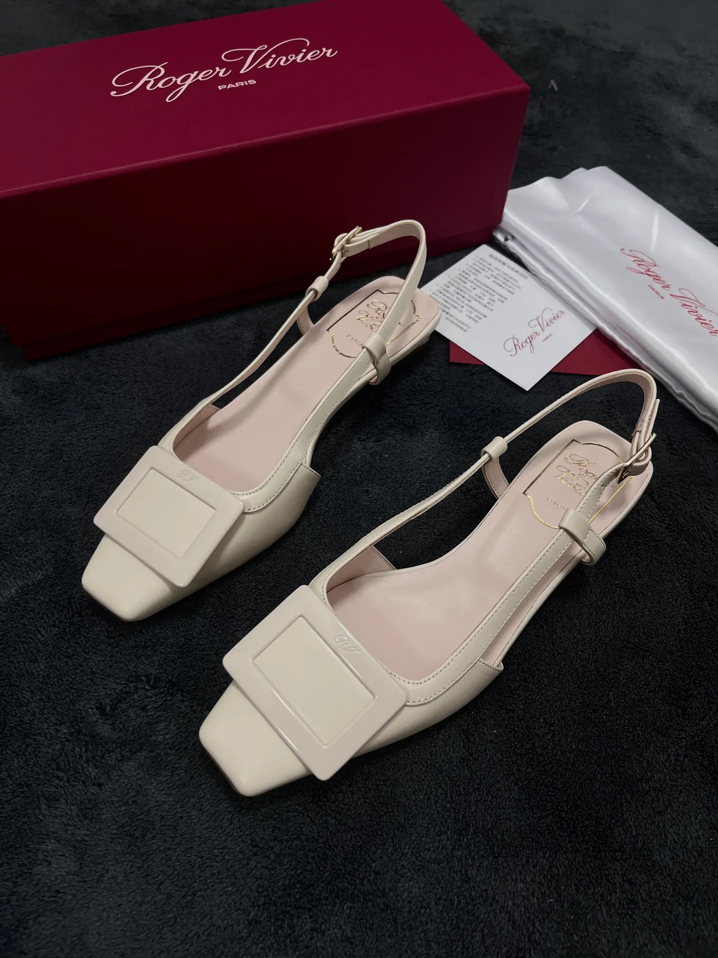 Босоножки Женские Roger Vivier 16890005