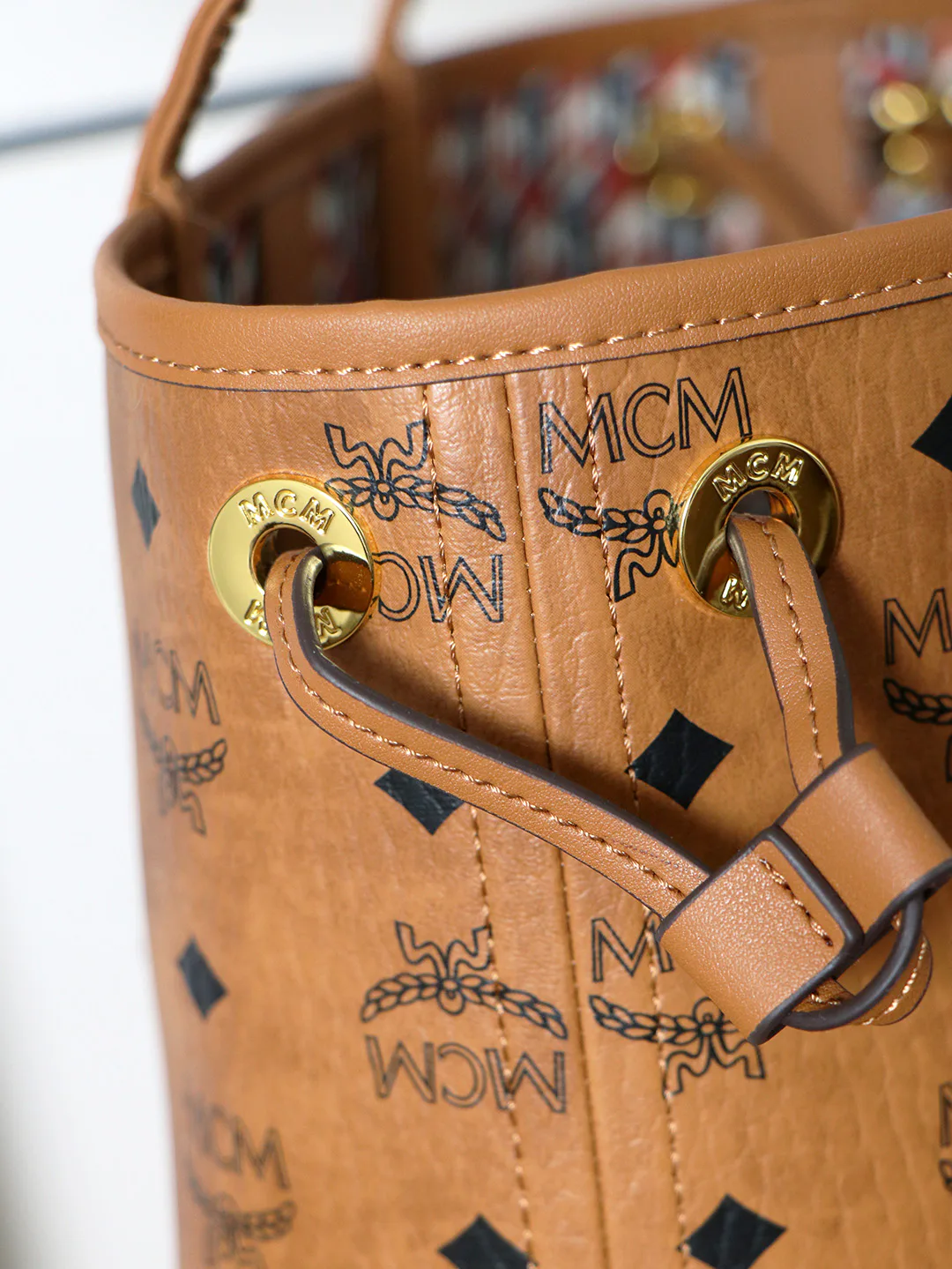 Классические Сумки Женские Mcm 18223305