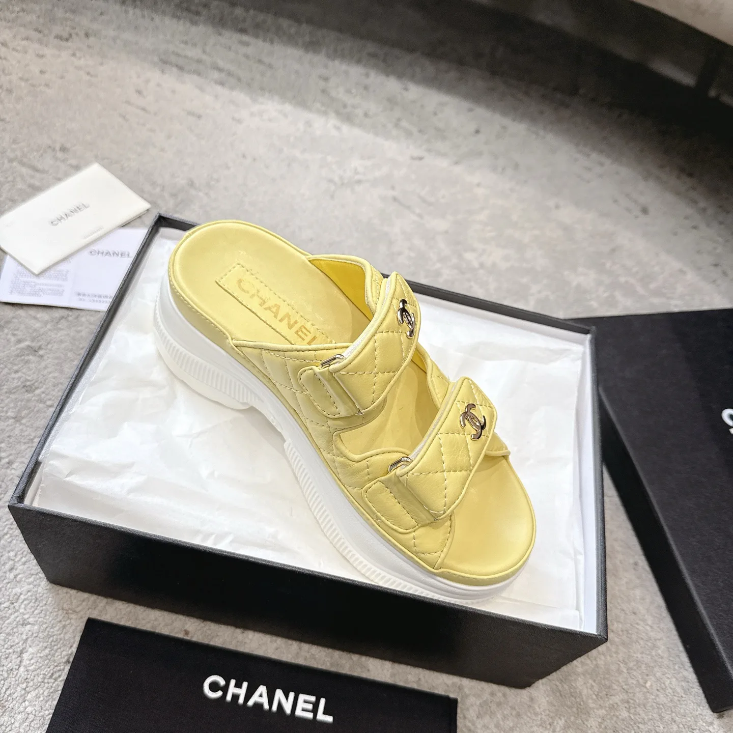 Босоножки Женские Chanel 17572311