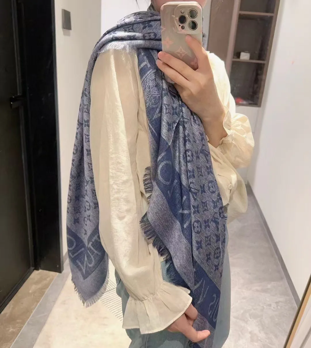 Шарфы Louis Vuitton 17991541