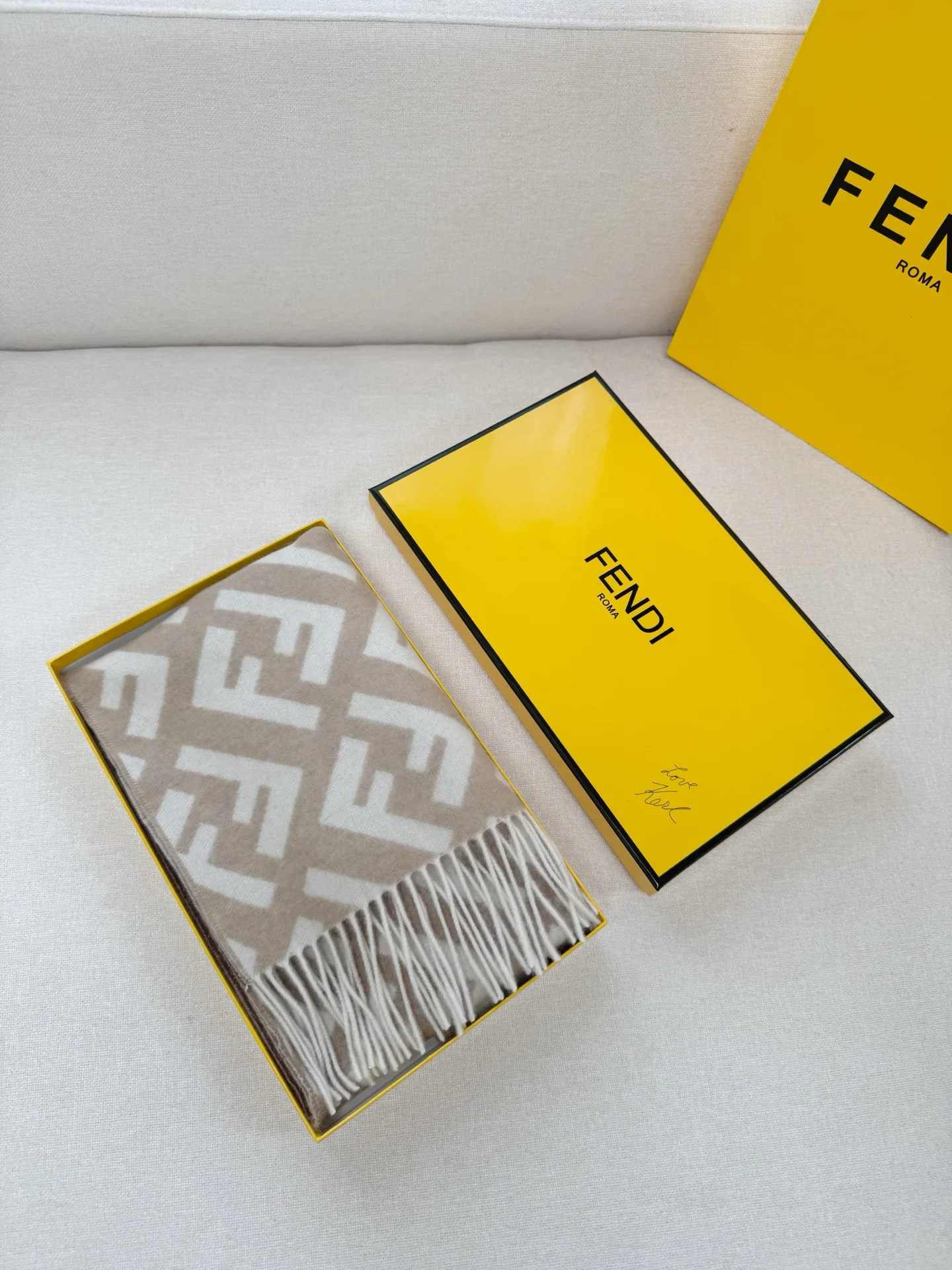 Шарфы Fendi 848613