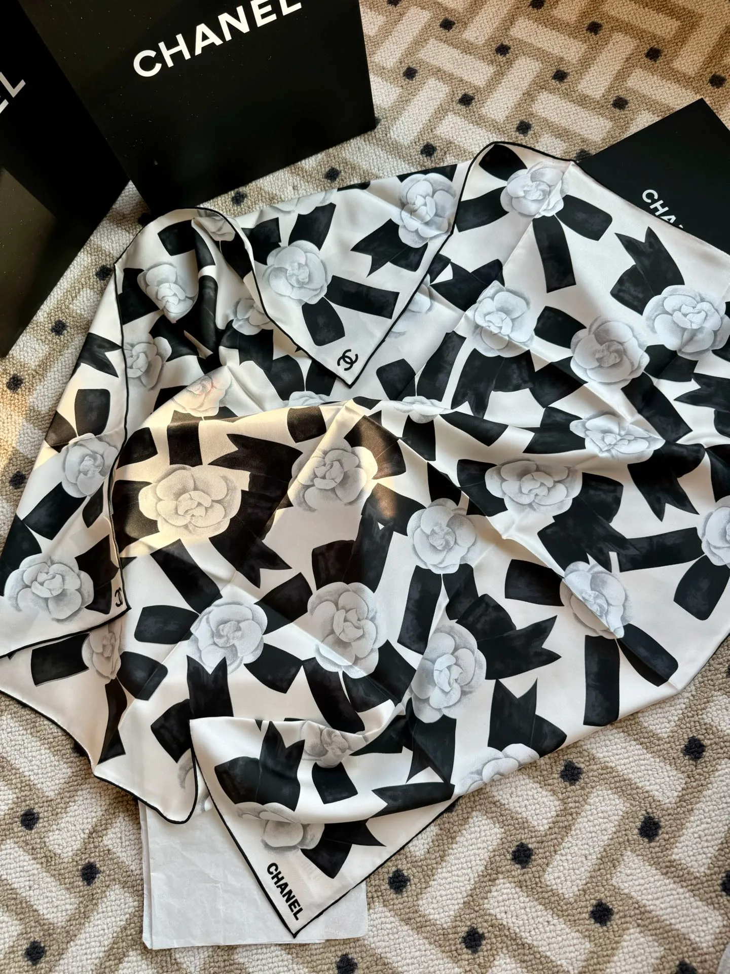 Платки Chanel 12737847