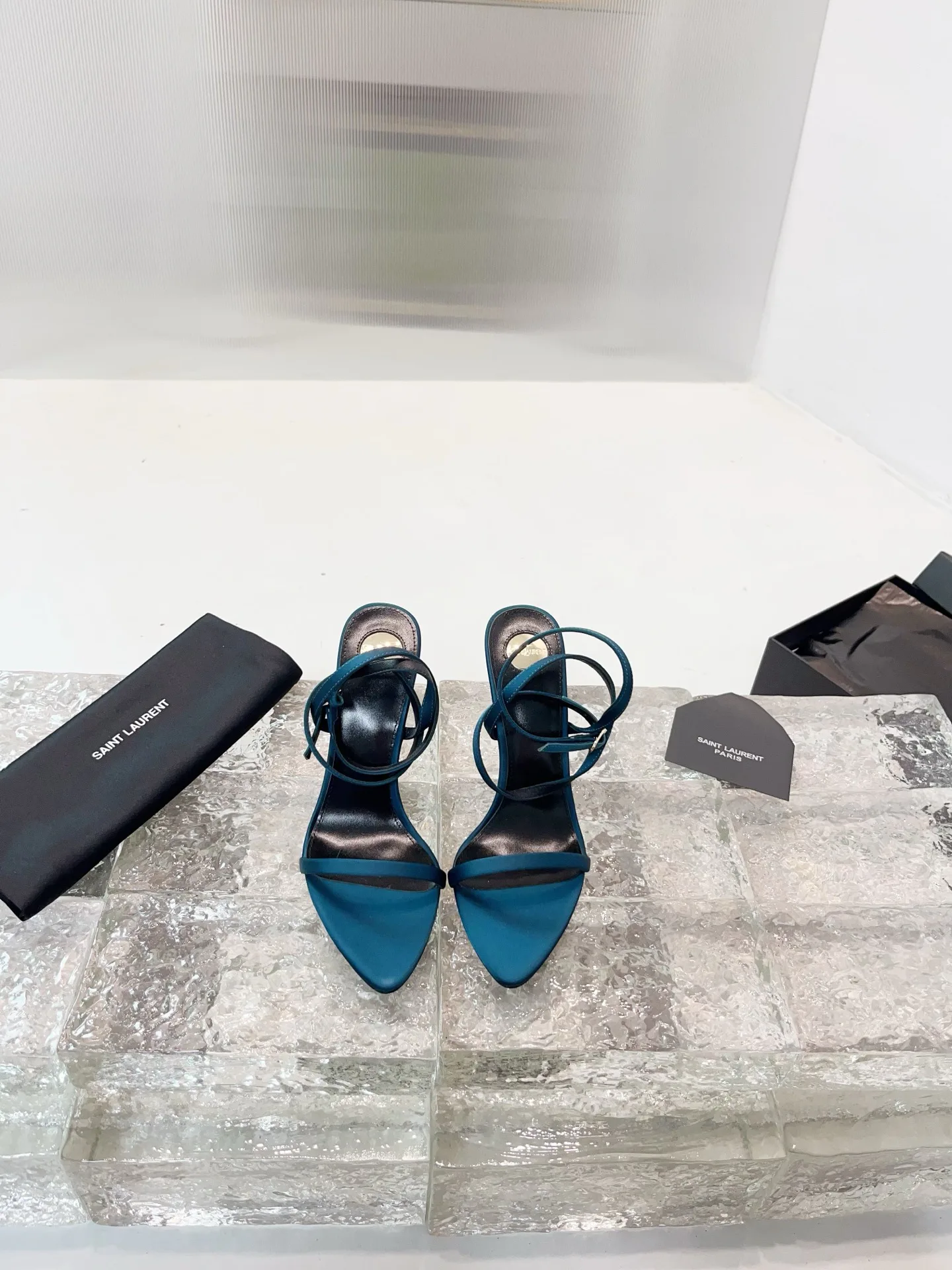 Босоножки Женские Saint Laurent 11278372