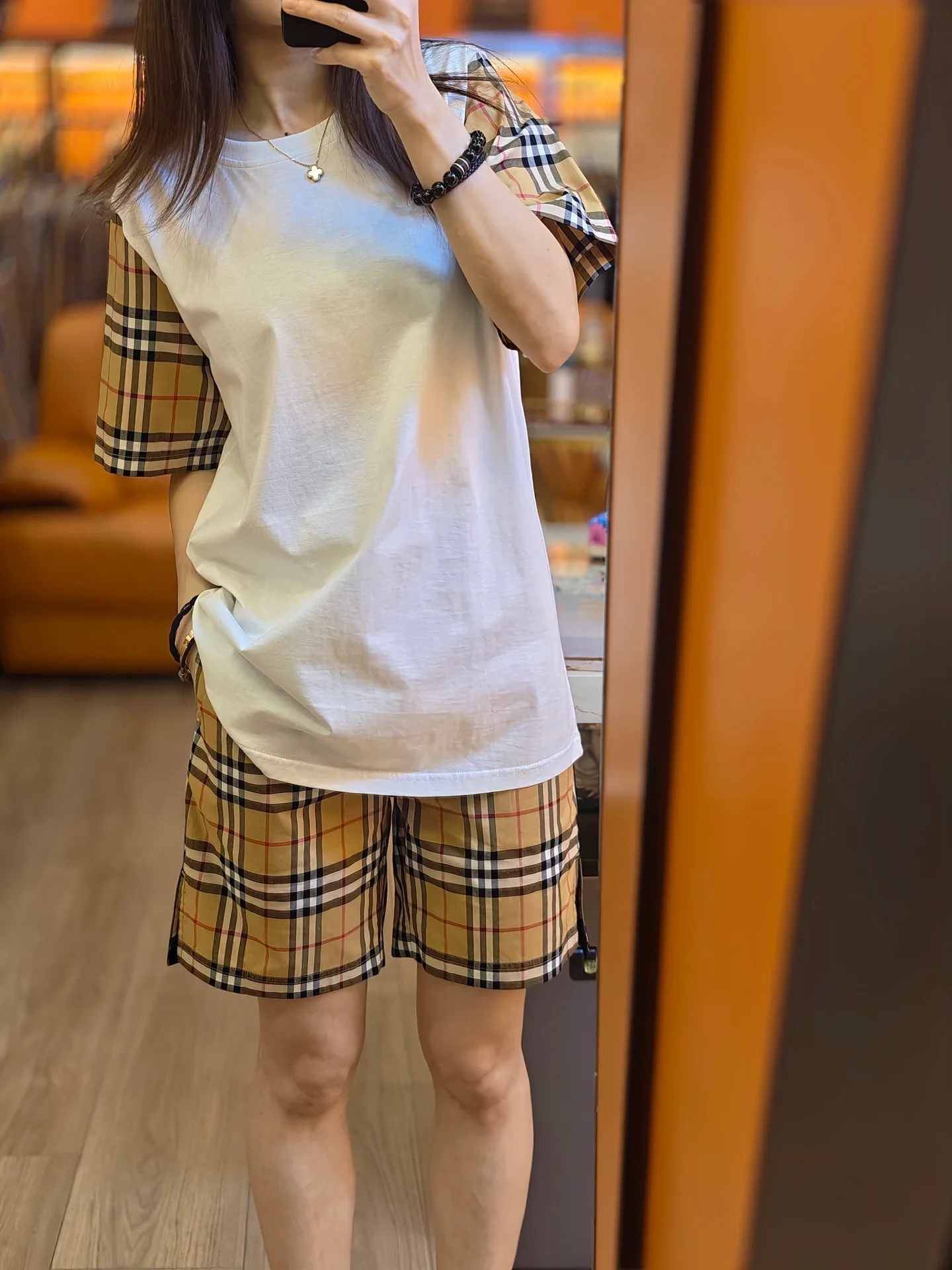 Шорты Женские Burberry 11358103