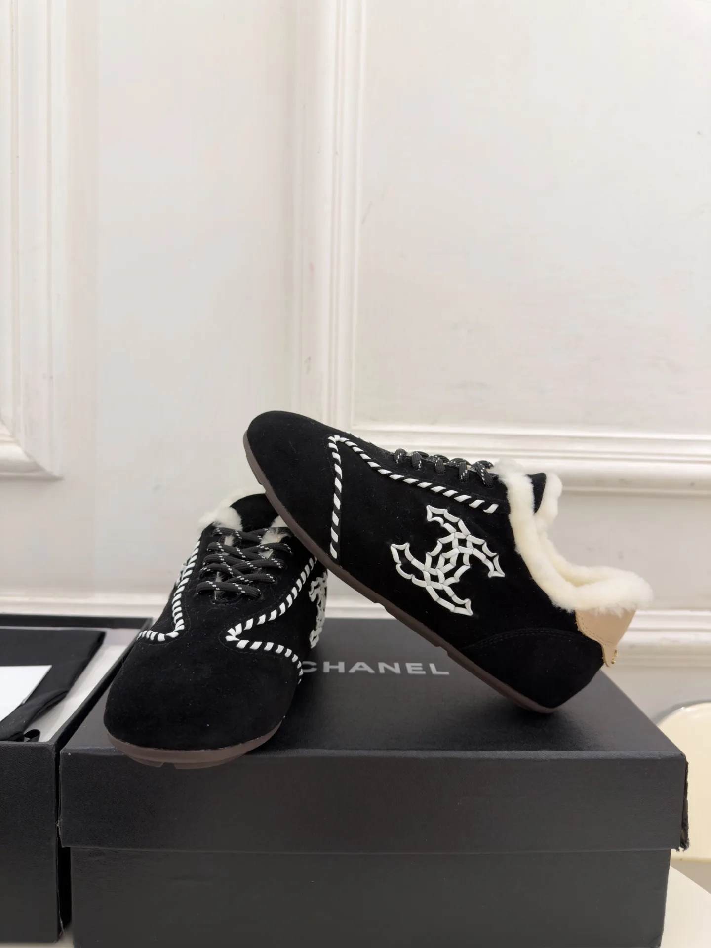 Кроссовки Женские Chanel 18998298