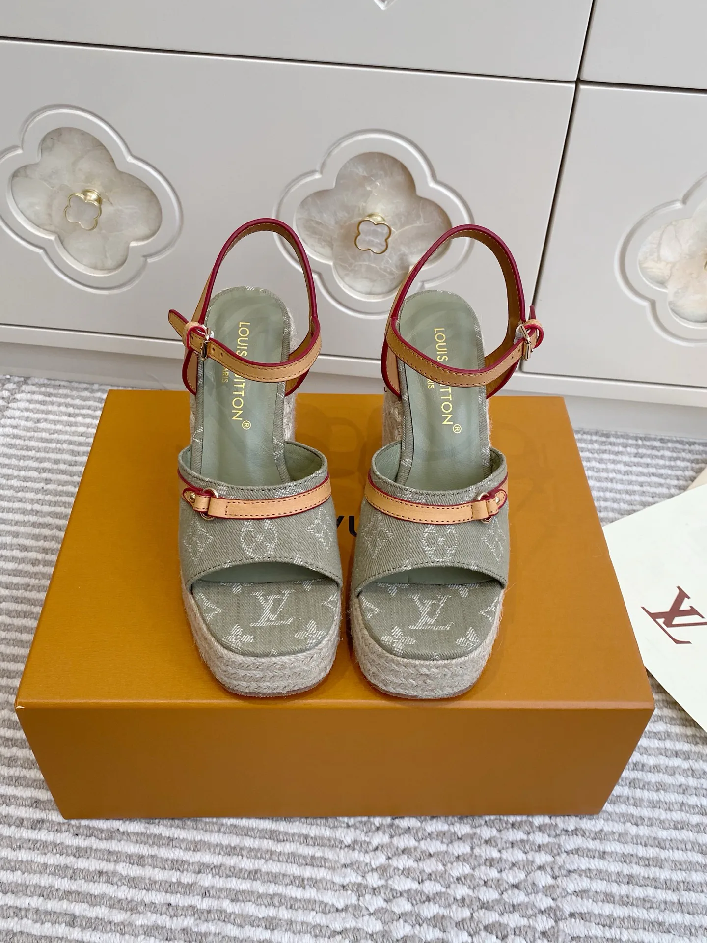 Босоножки Женские Louis Vuitton 13185478